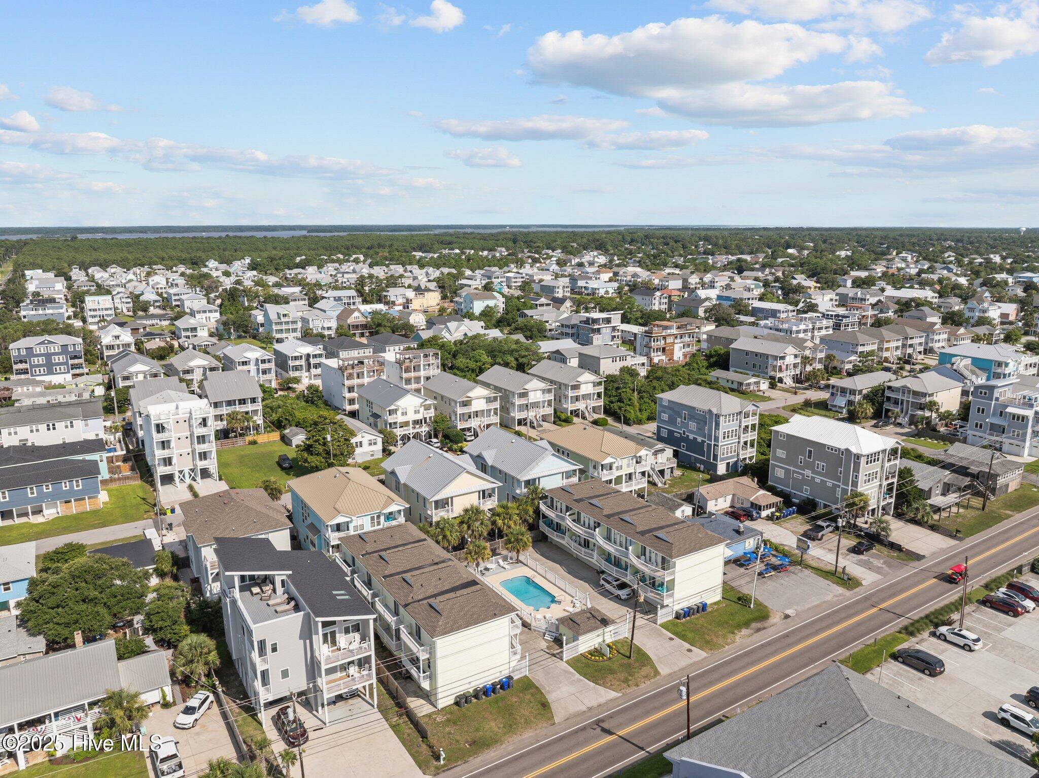 100518077 | Photo 42