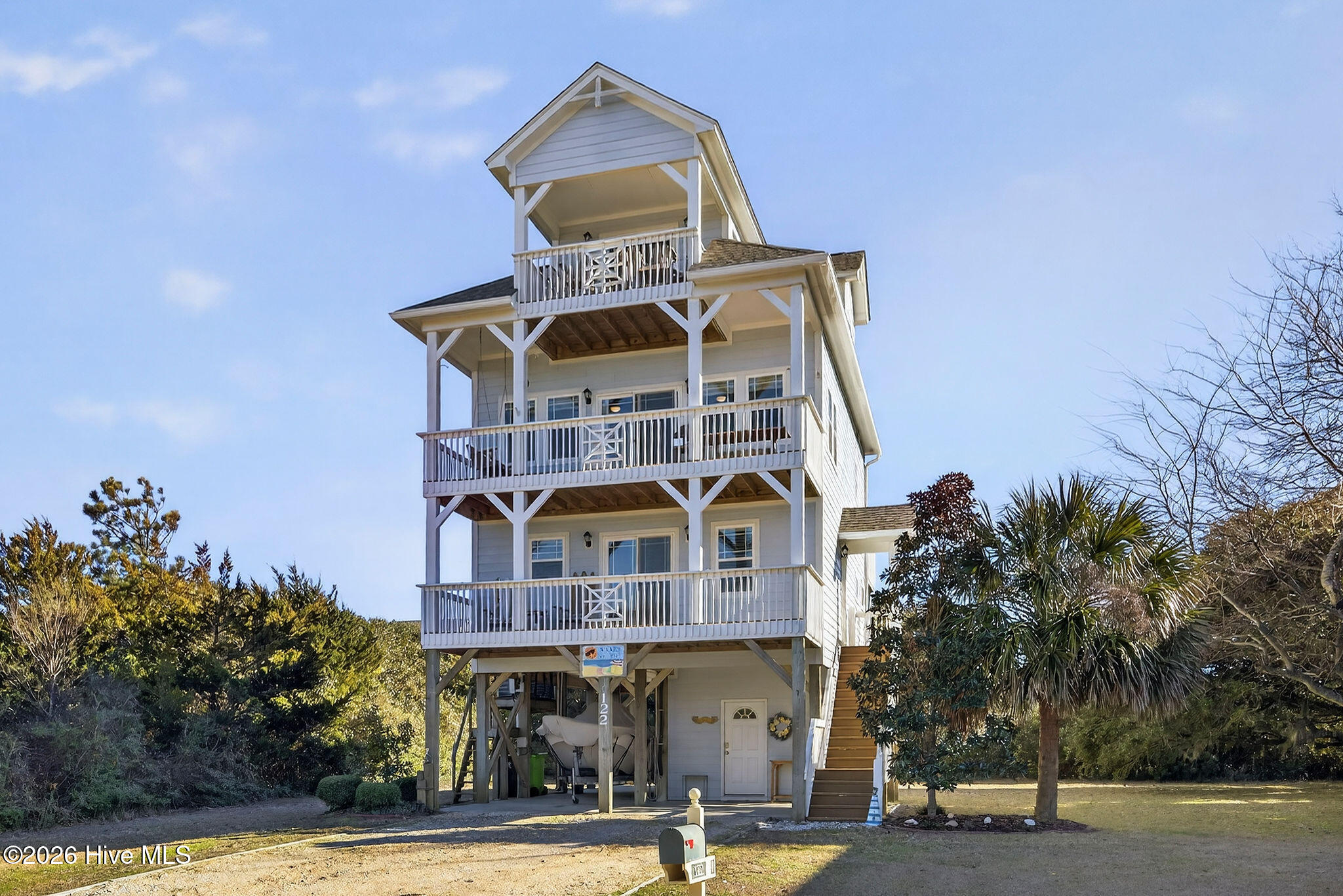 100549584 | Photo 71