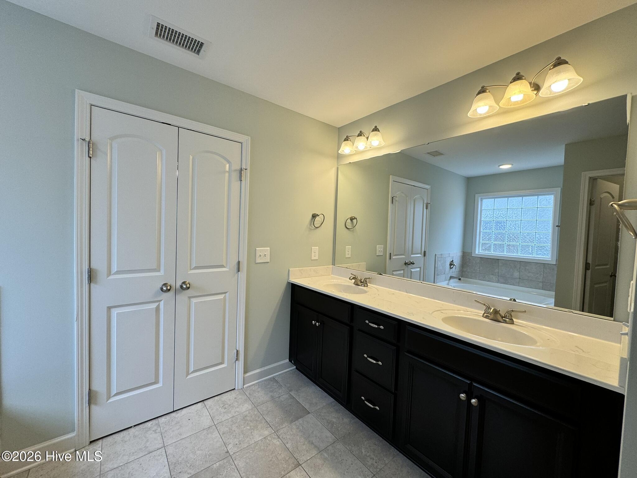 100552573 | Photo 17