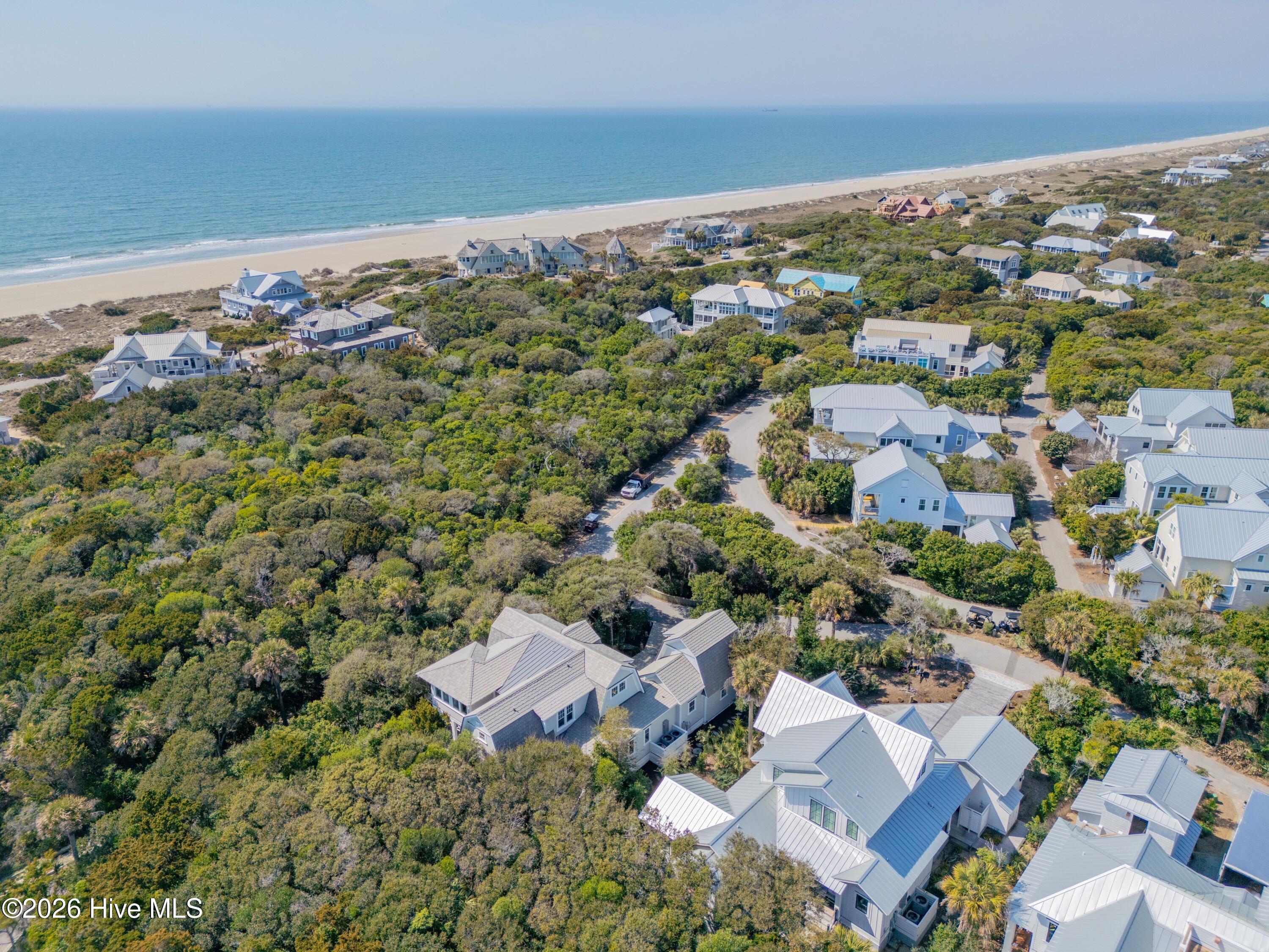 100567930 | Photo 69