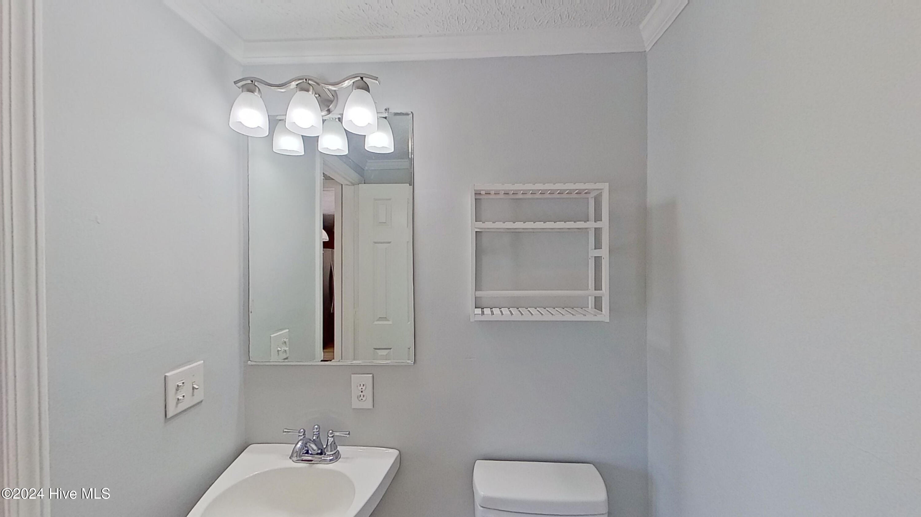 100550318 | Photo 19