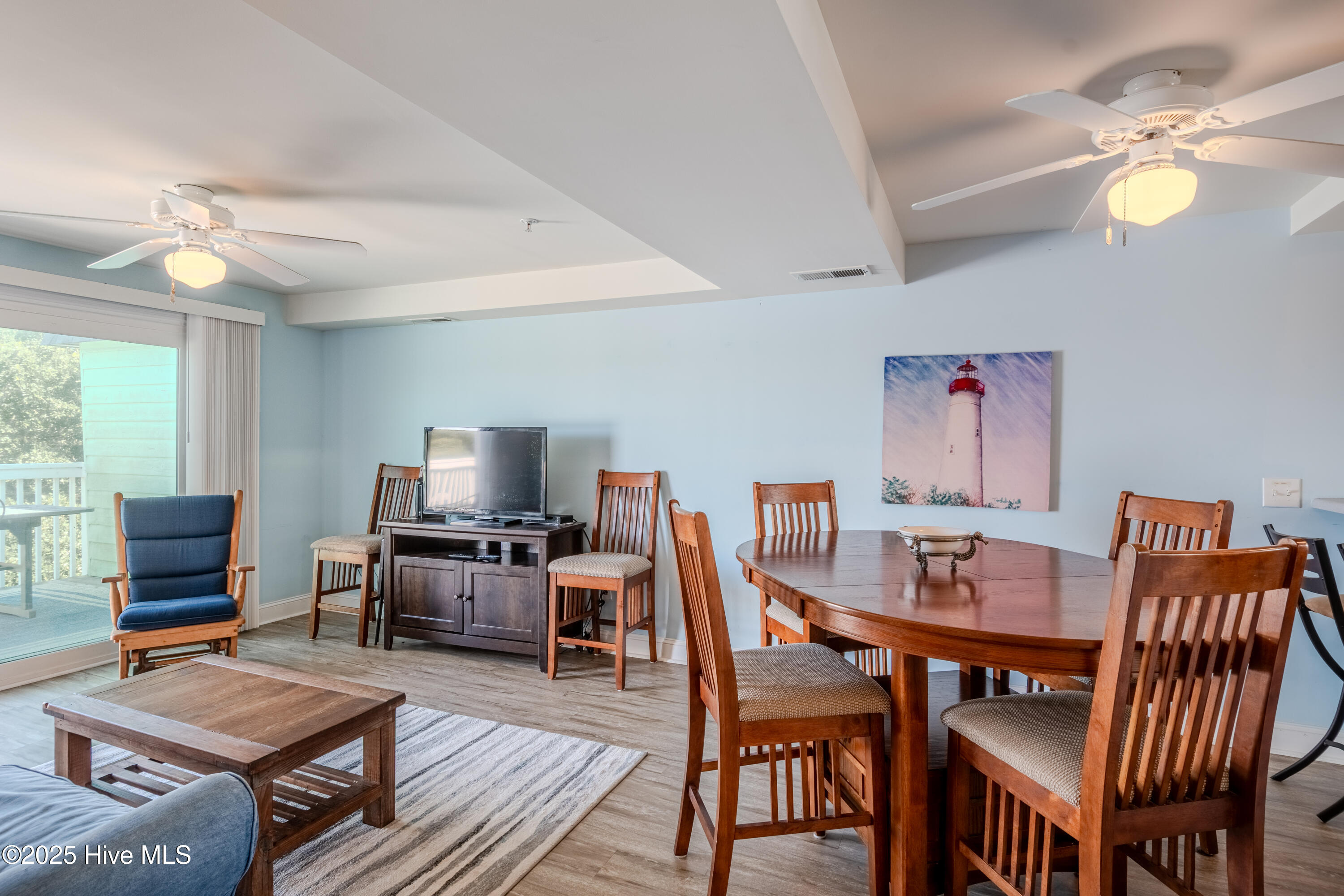 100535213 | Photo 15