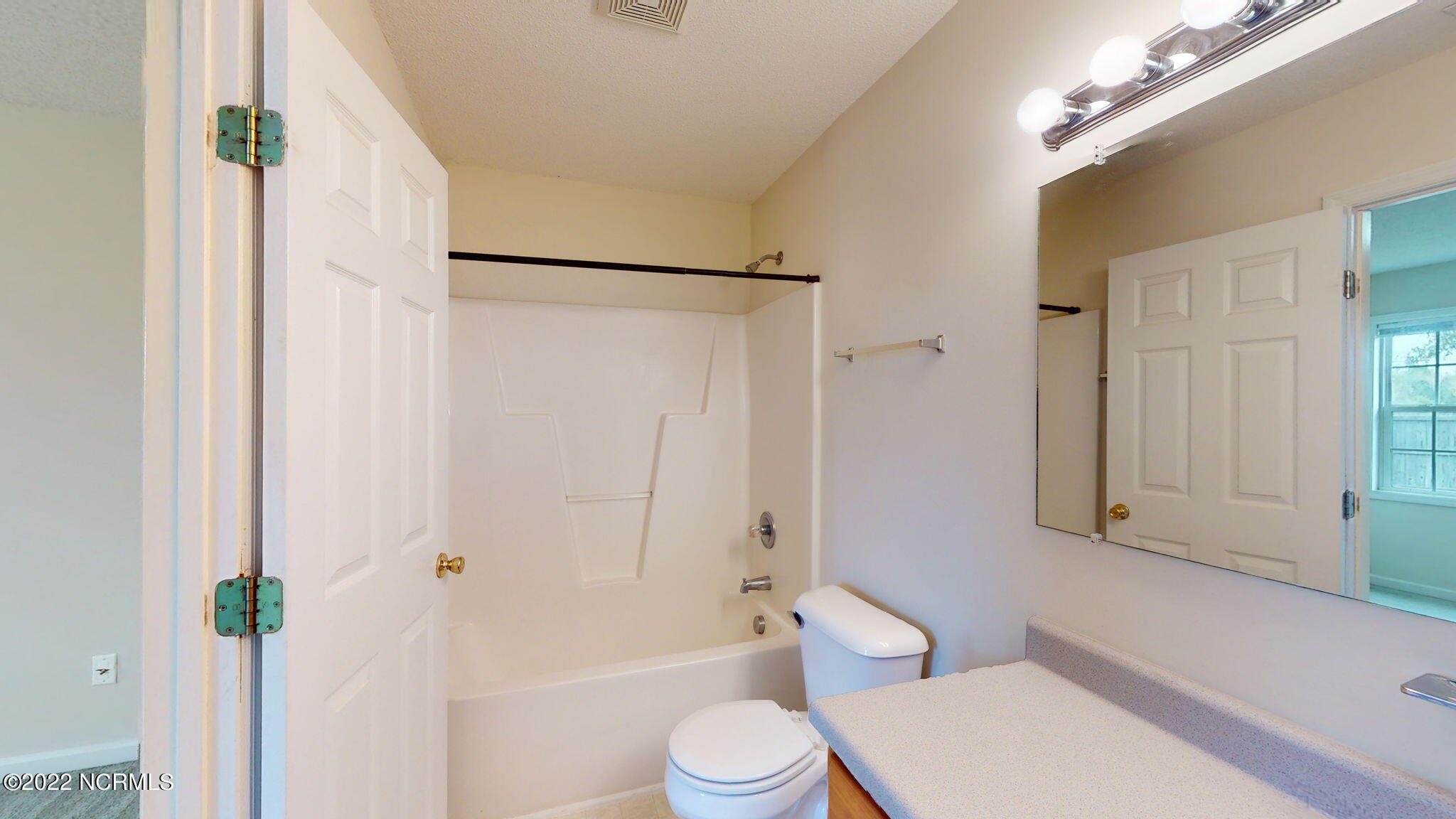 100550244 | Photo 30