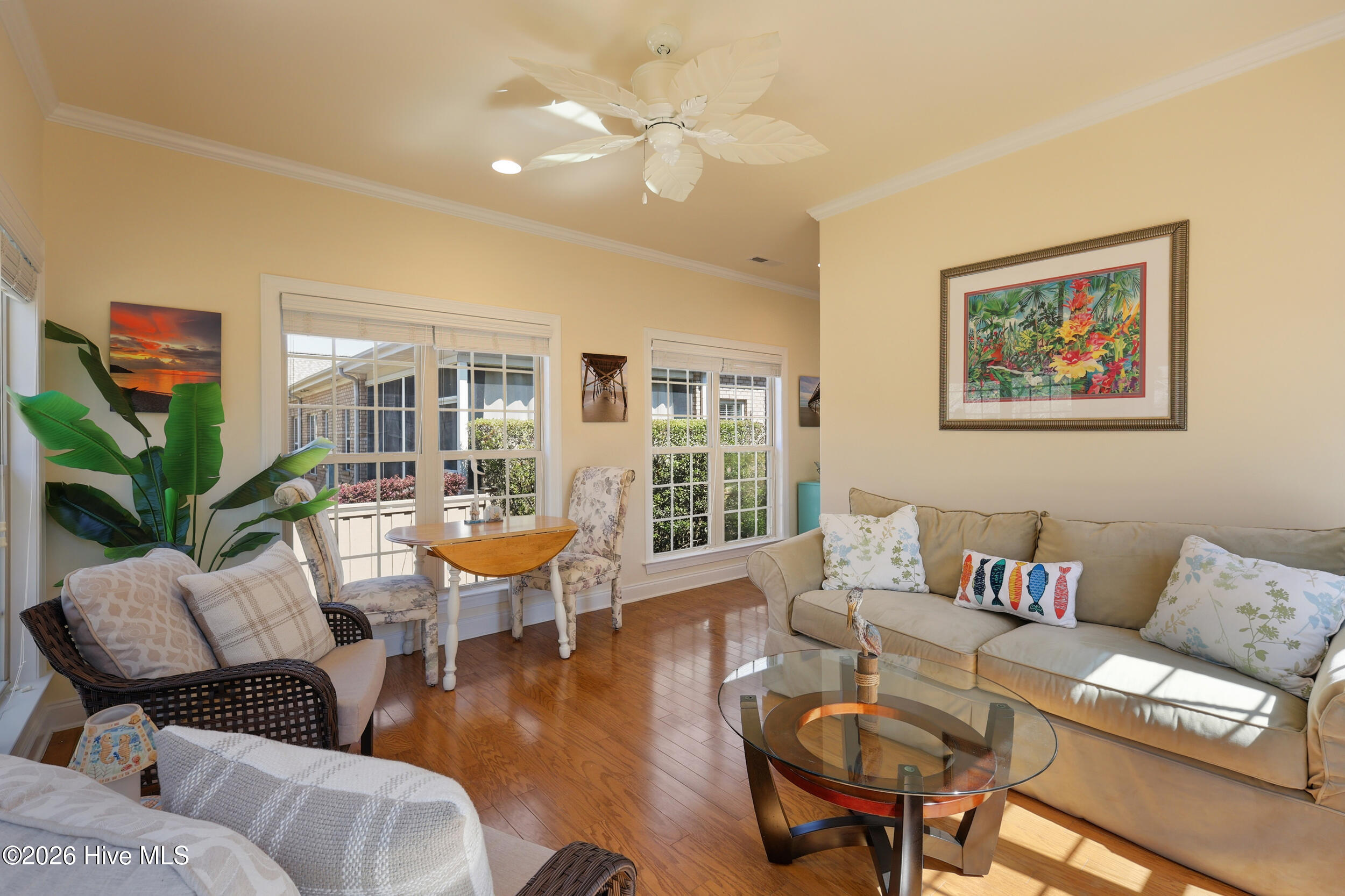 100561183 | Photo 39