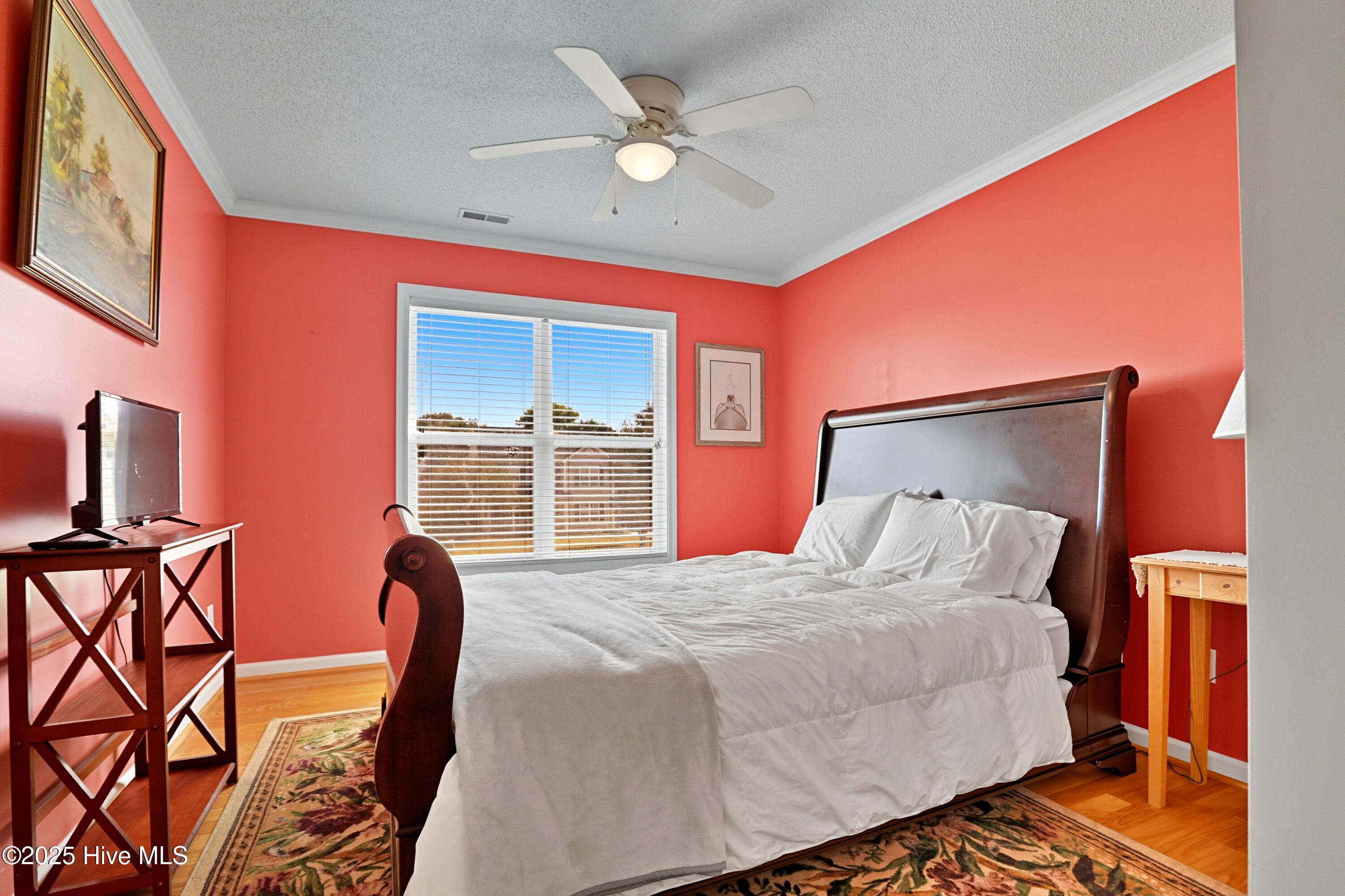 100532485 | Photo 28