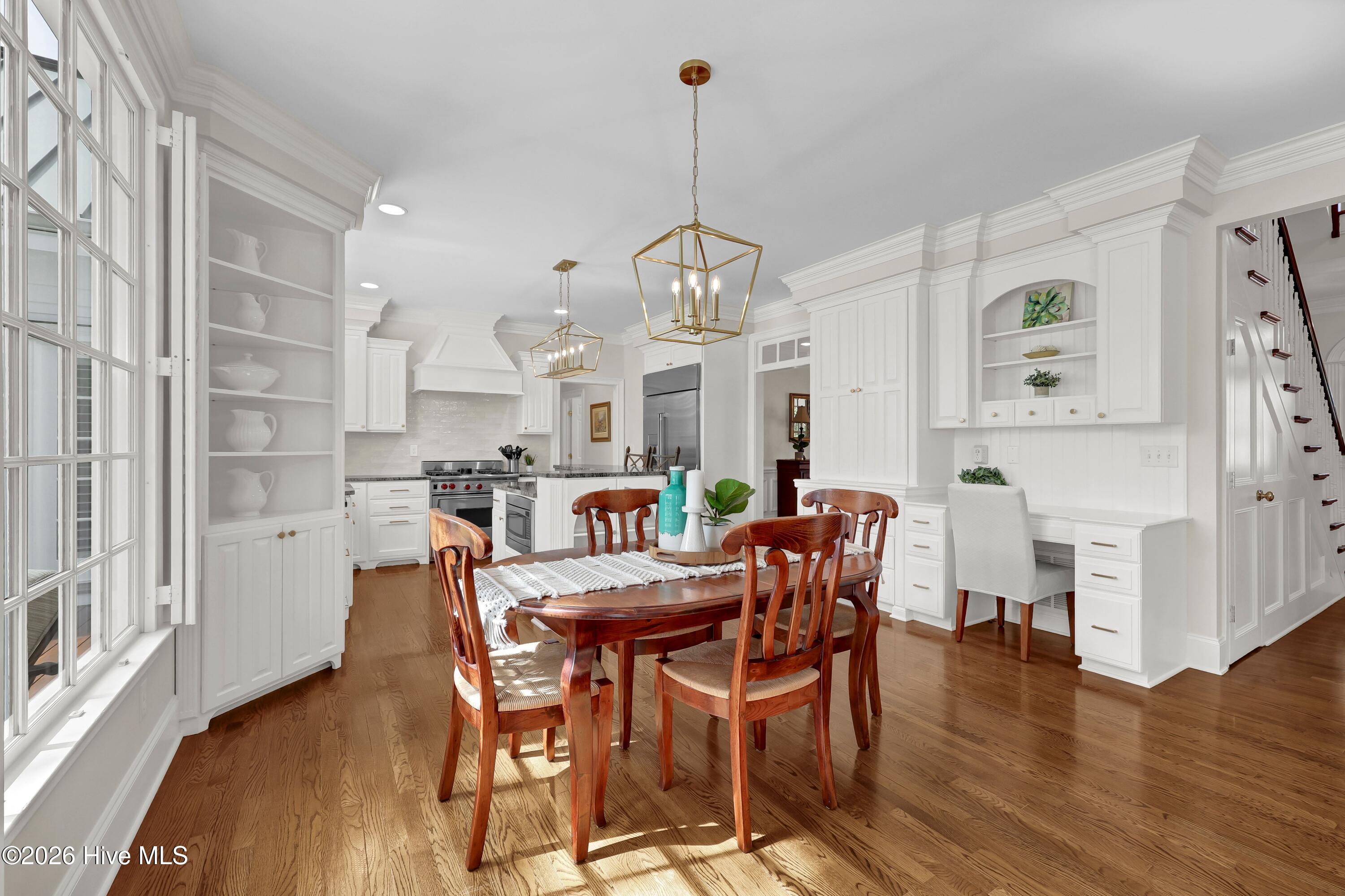 100569370 | Photo 18