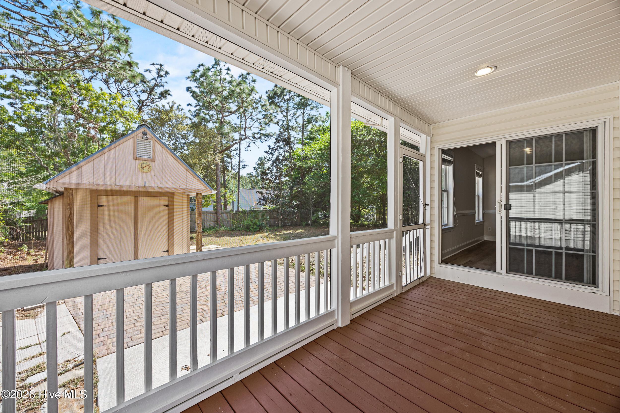 100569542 | Photo 27