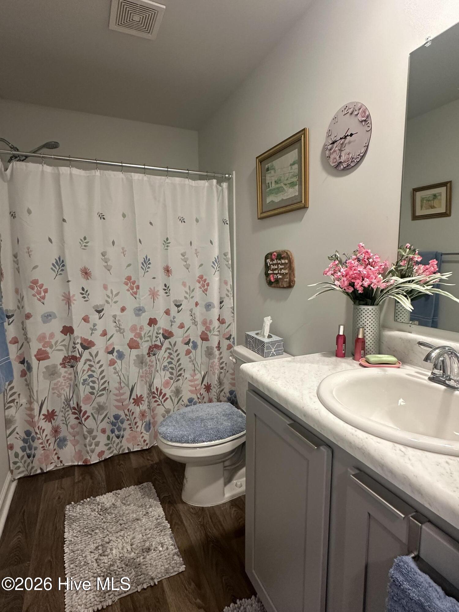 100548569 | Photo 14