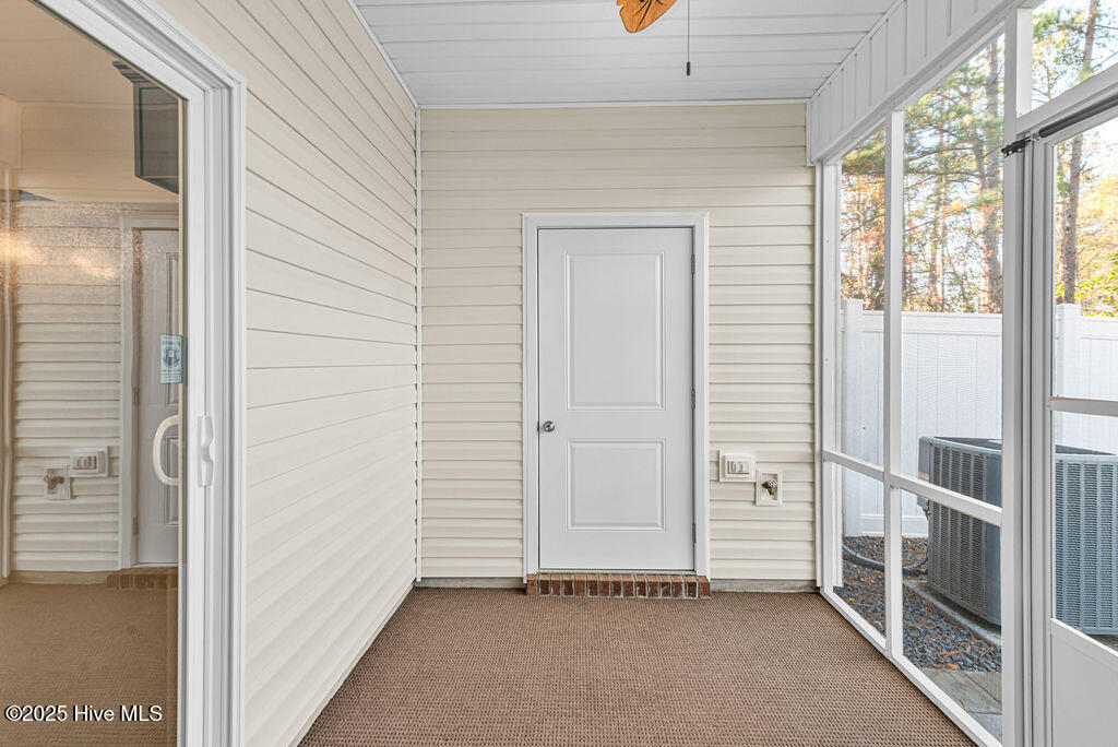 100545435 | Photo 15