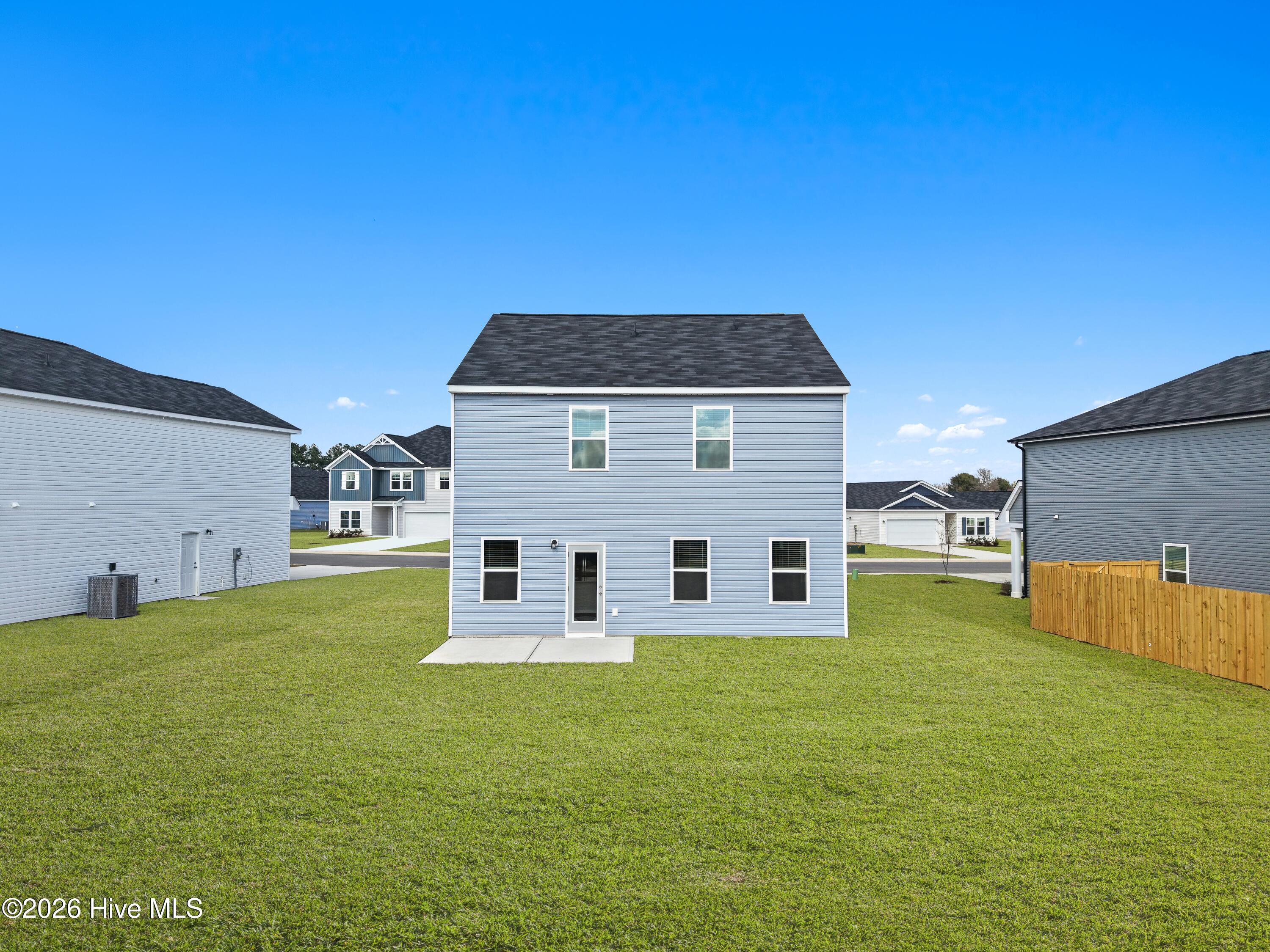 100538143 | Photo 38