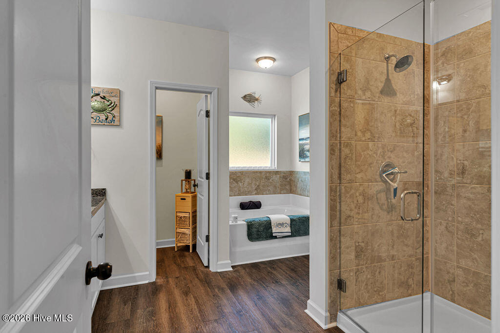 100552779 | Photo 28