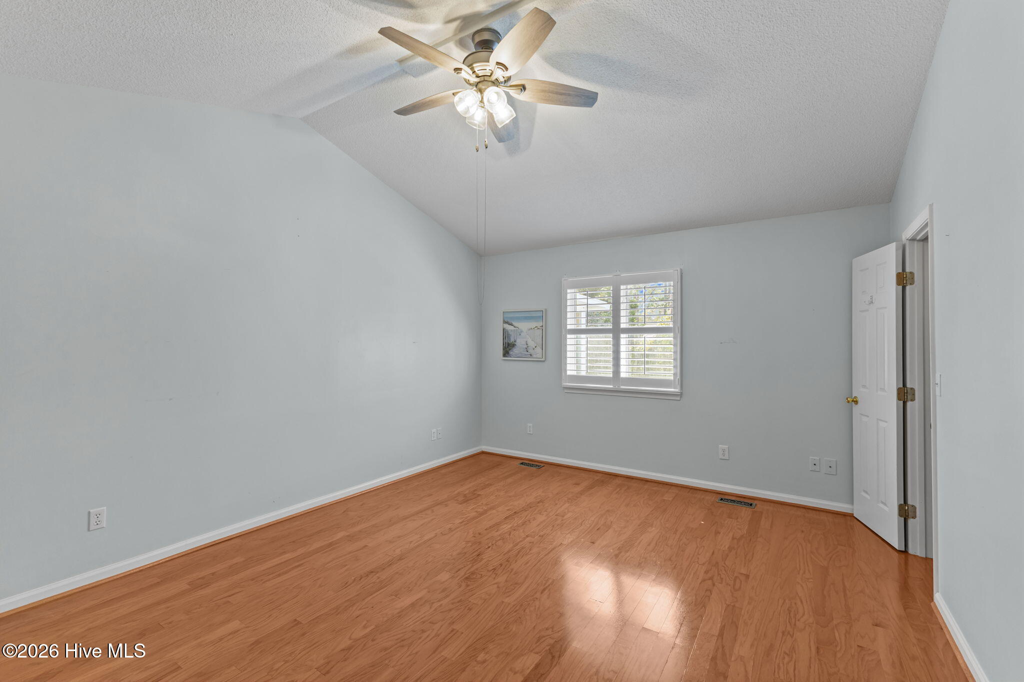 100564884 | Photo 19