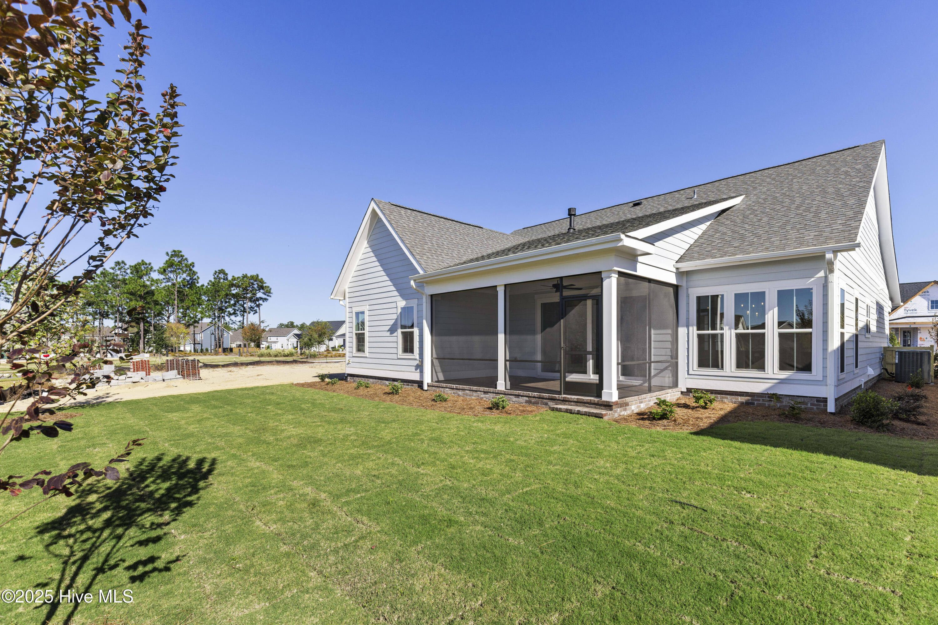 100557936 | Photo 37