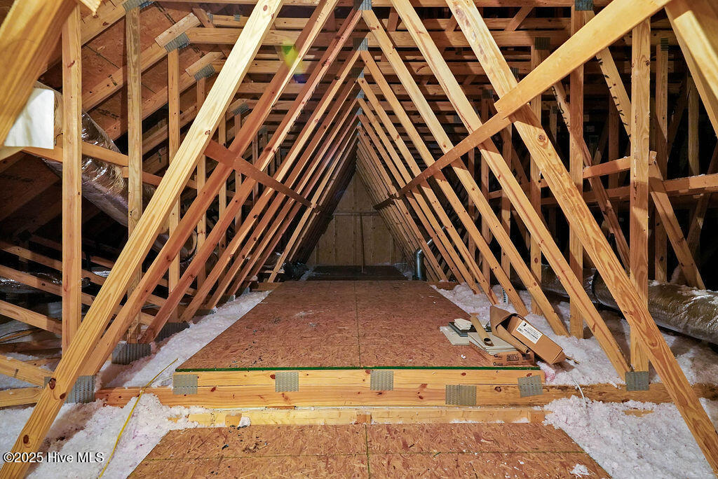 100550023 | Photo 44