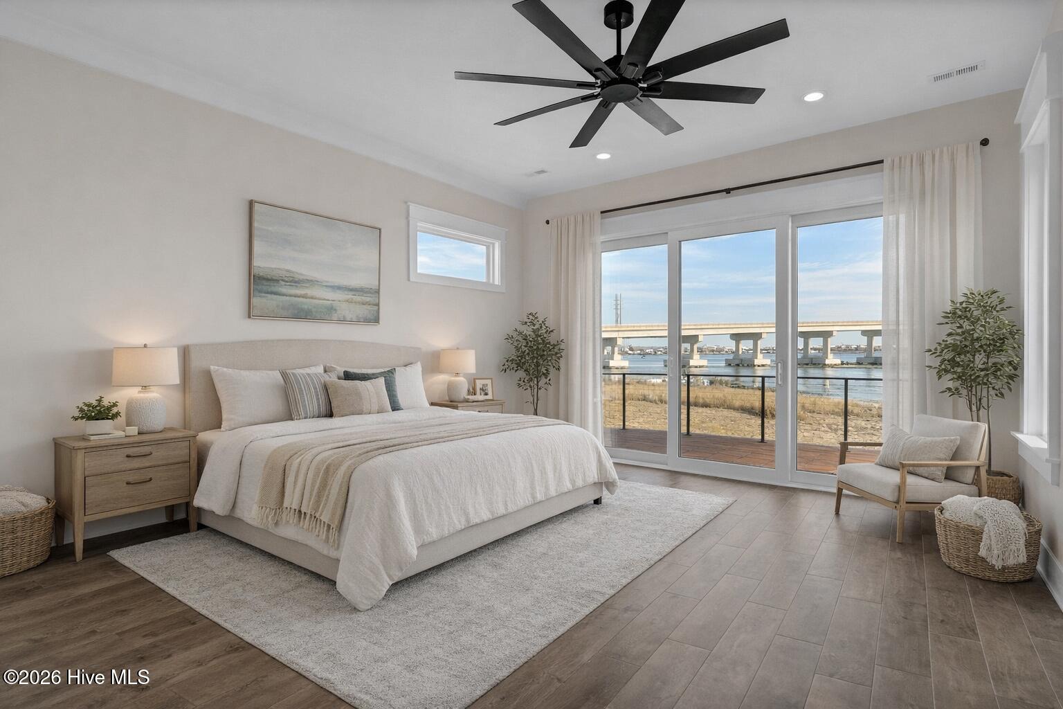 100556414 | Photo 37