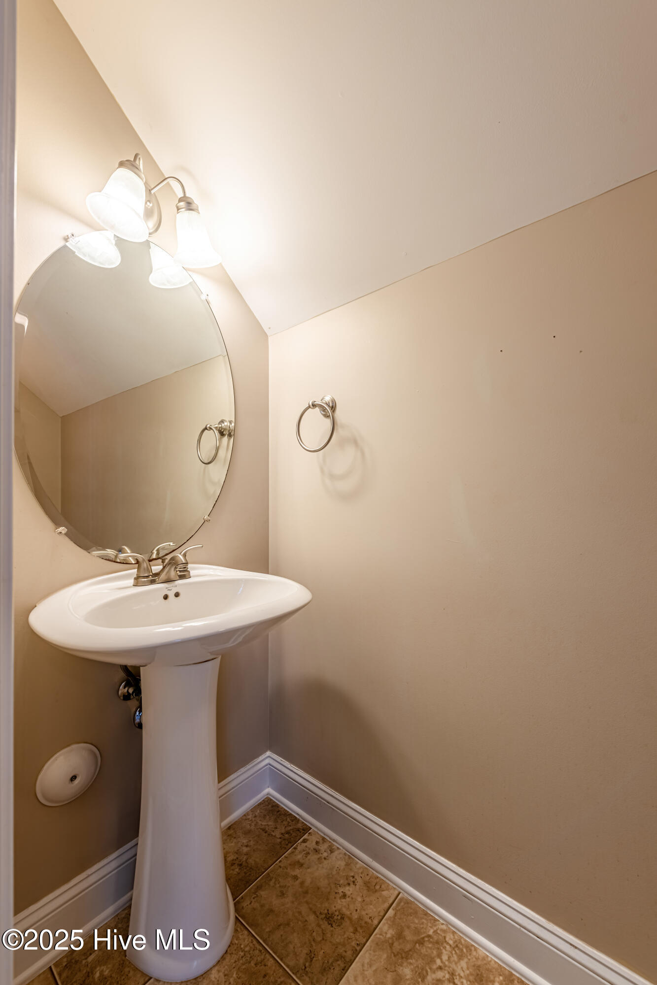 100546682 | Photo 26