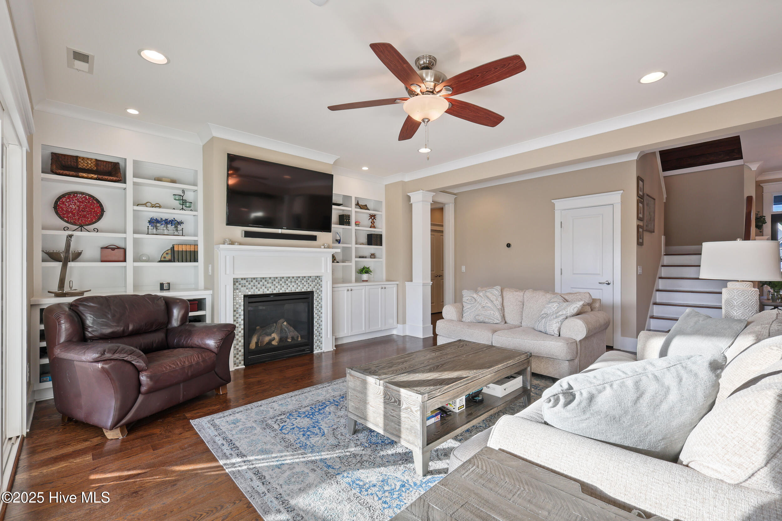 100536655 | Photo 12