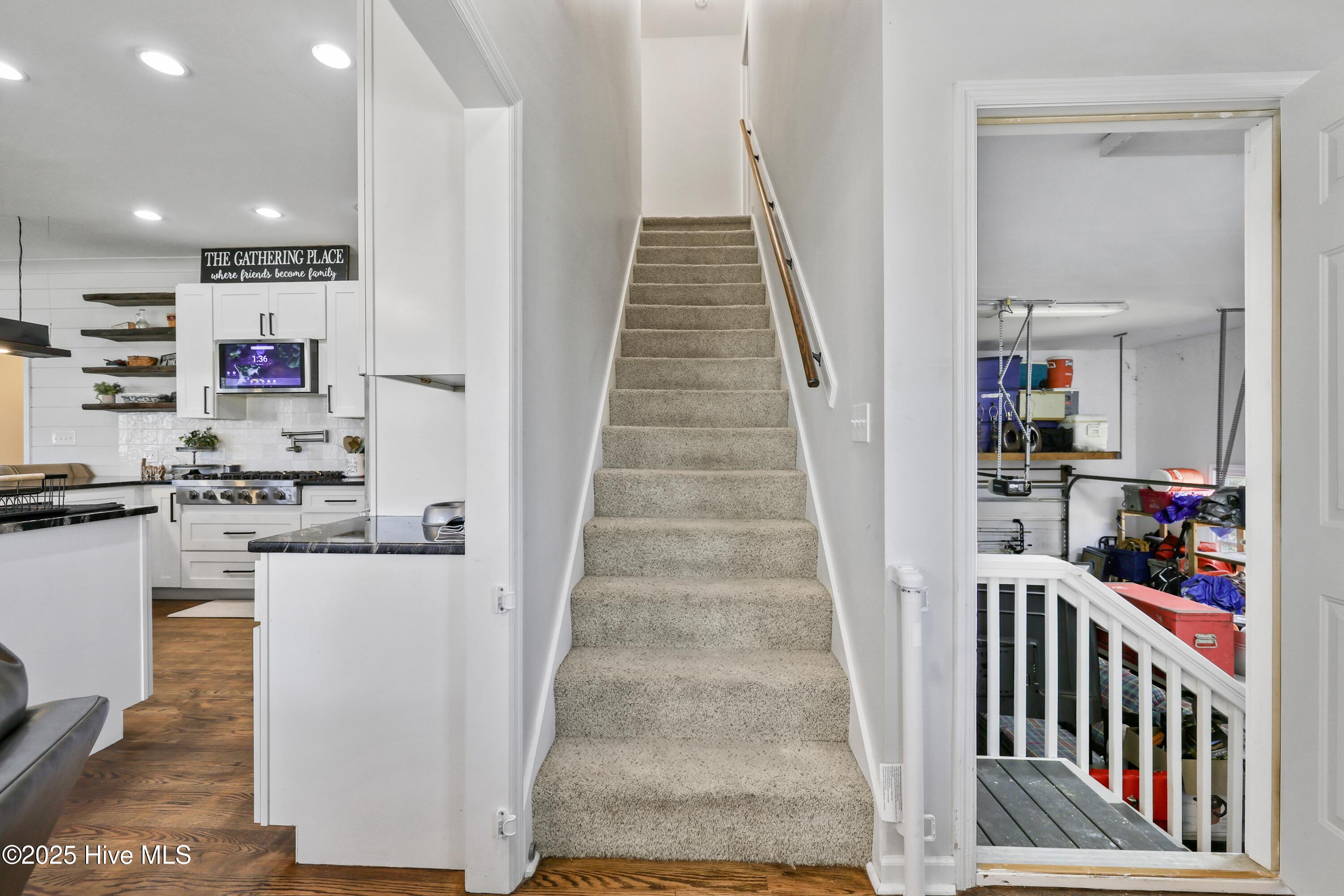 100494735 | Photo 21