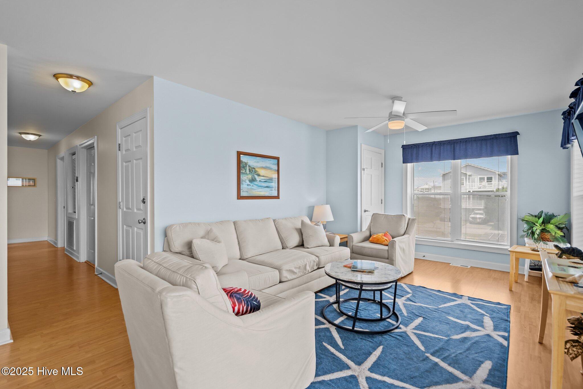 100517725 | Photo 47