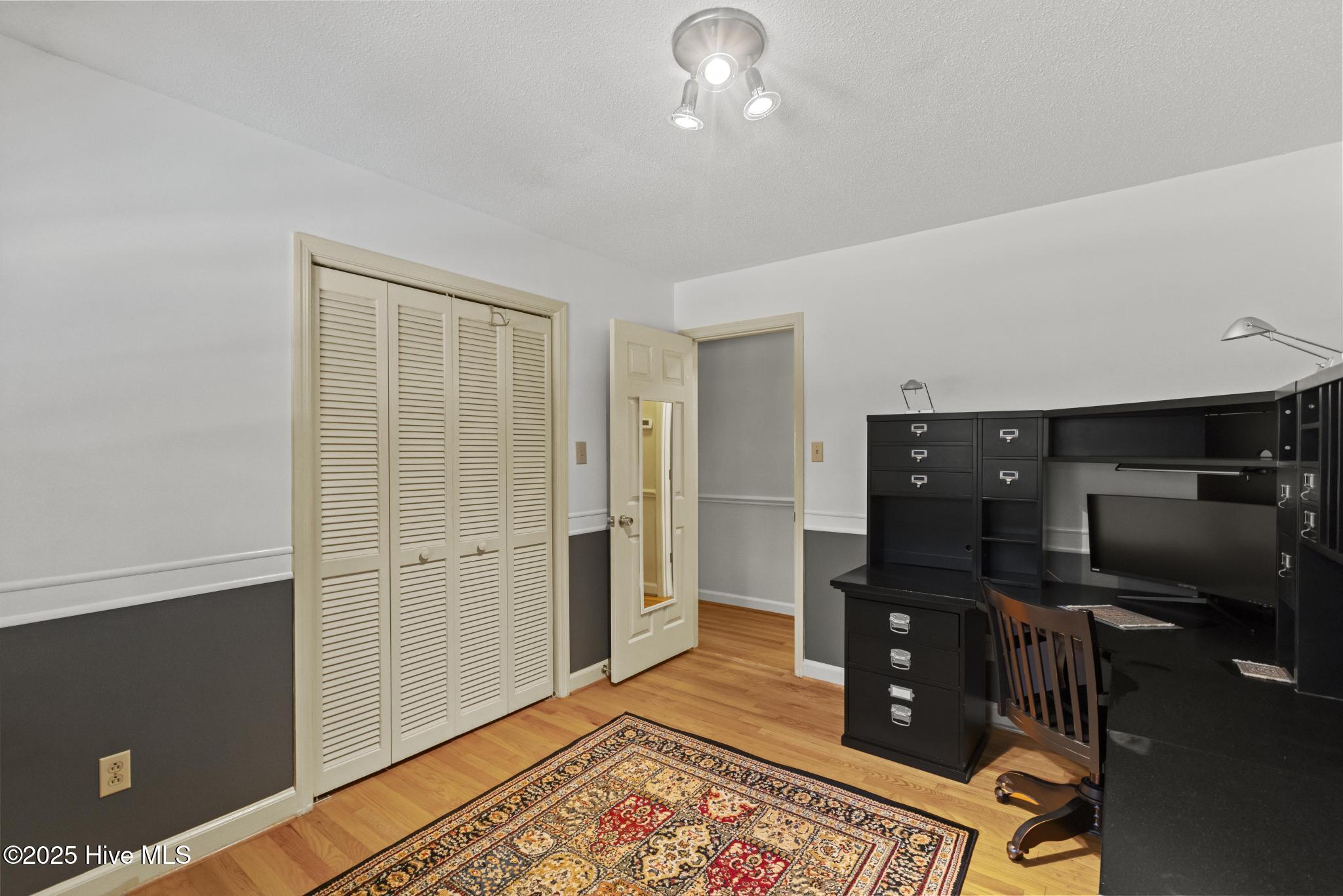 100540981 | Photo 24