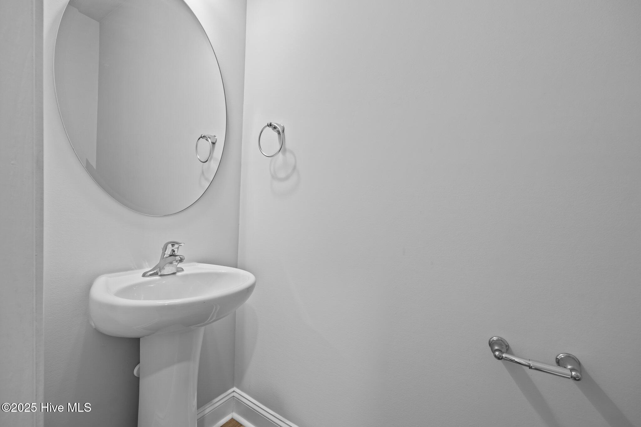 100503242 | Photo 35