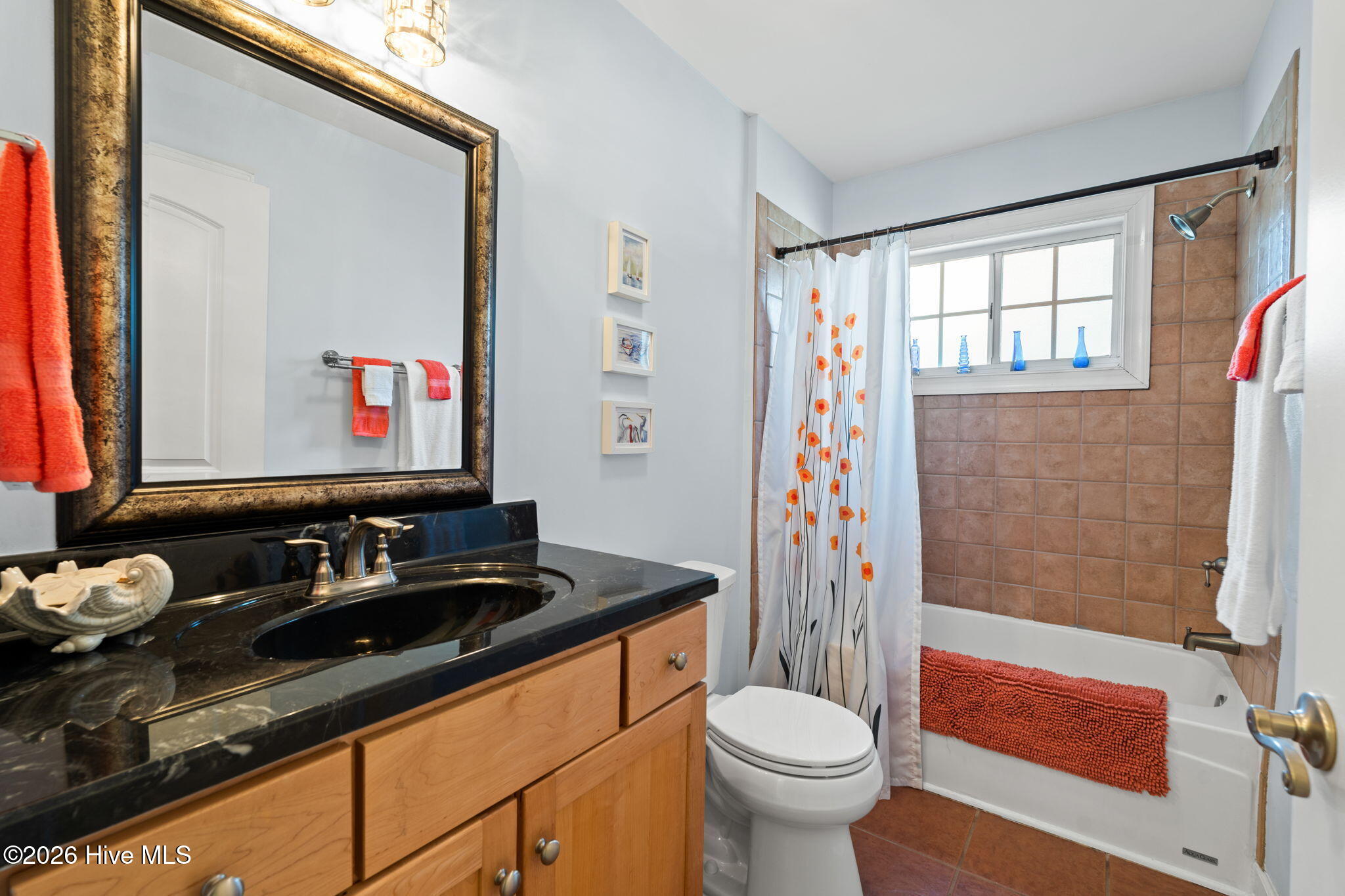 100567853 | Photo 31