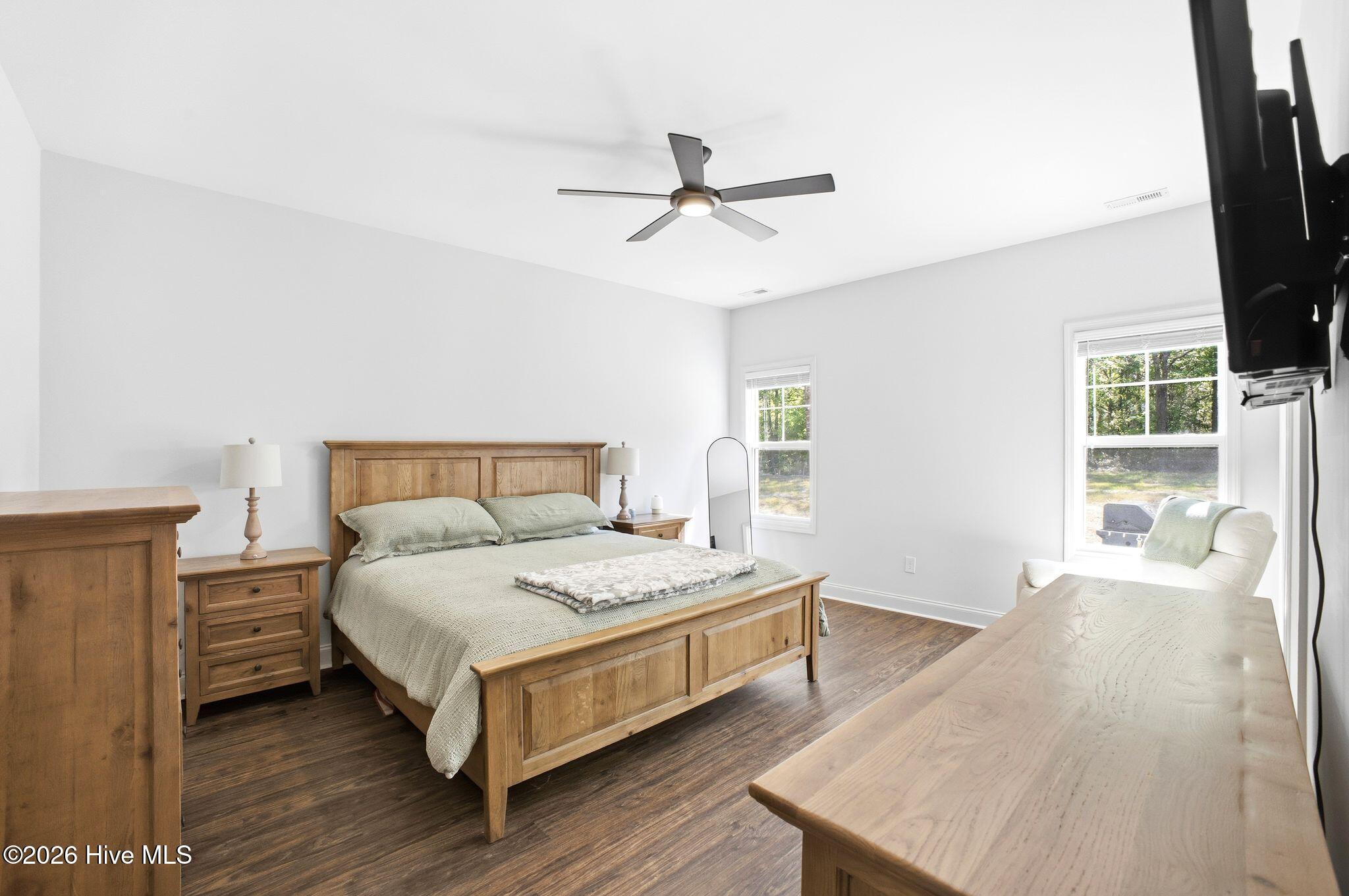 100568135 | Photo 35