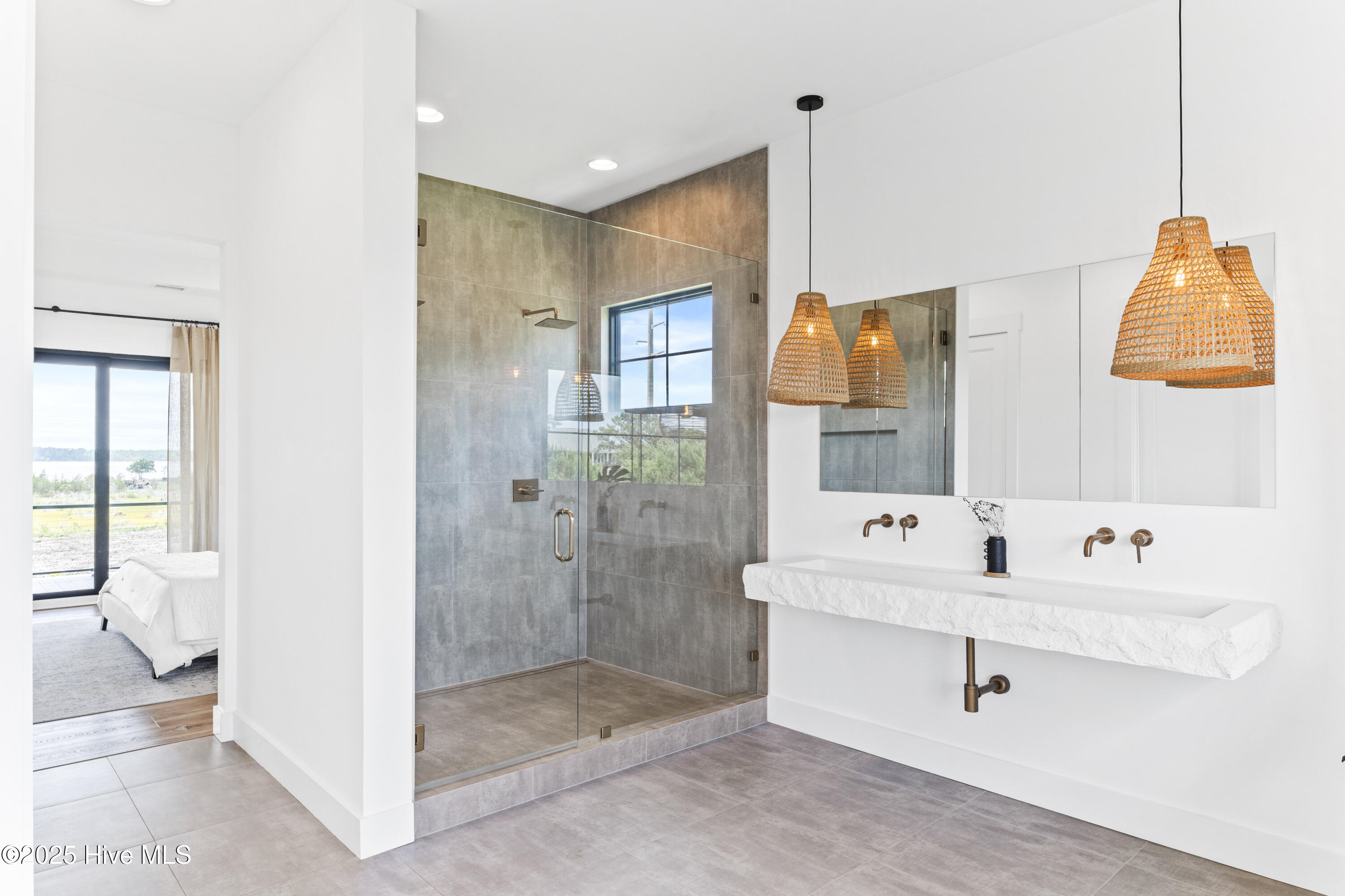 100534624 | Photo 52