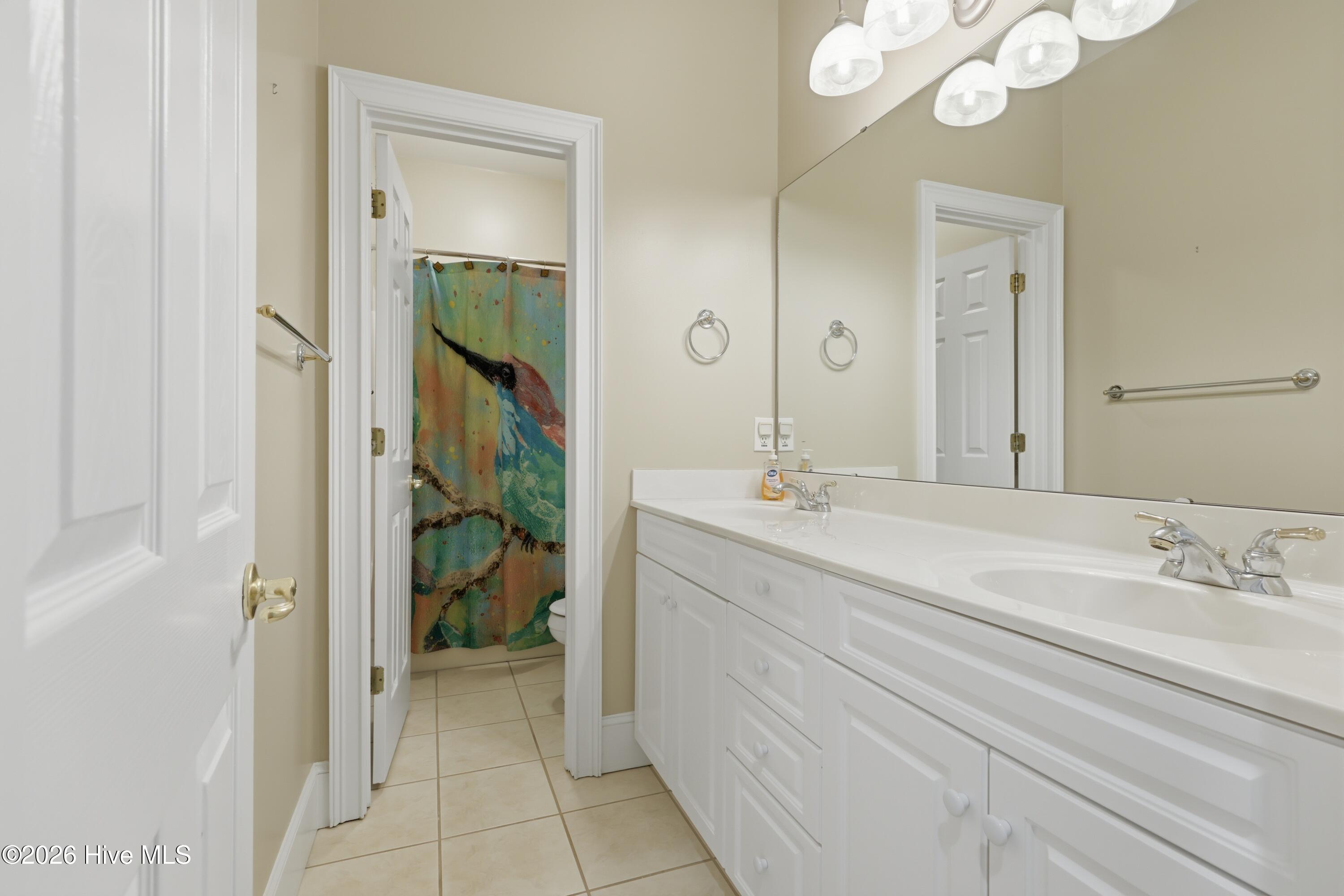 100564679 | Photo 51