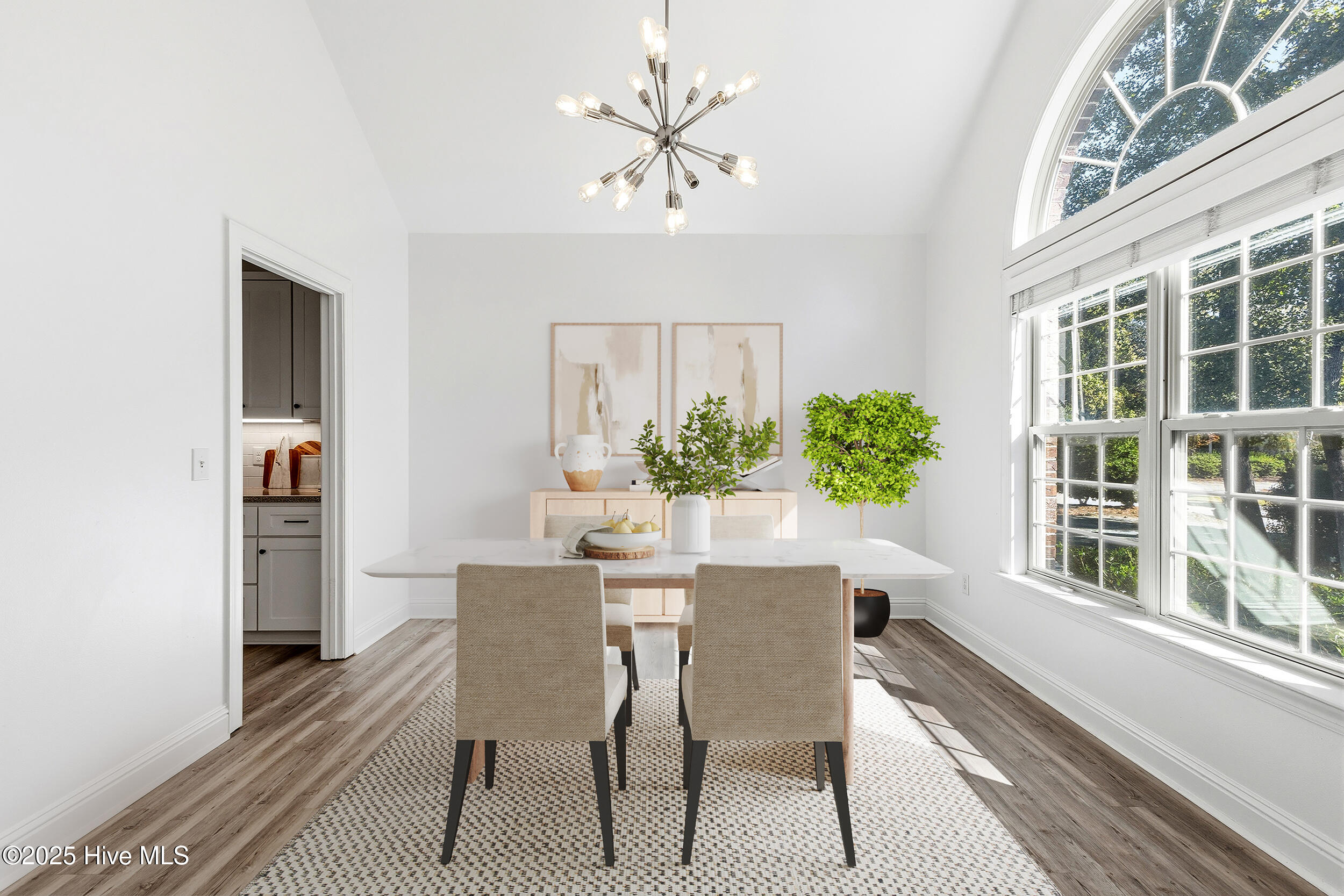 100537755 | Photo 15