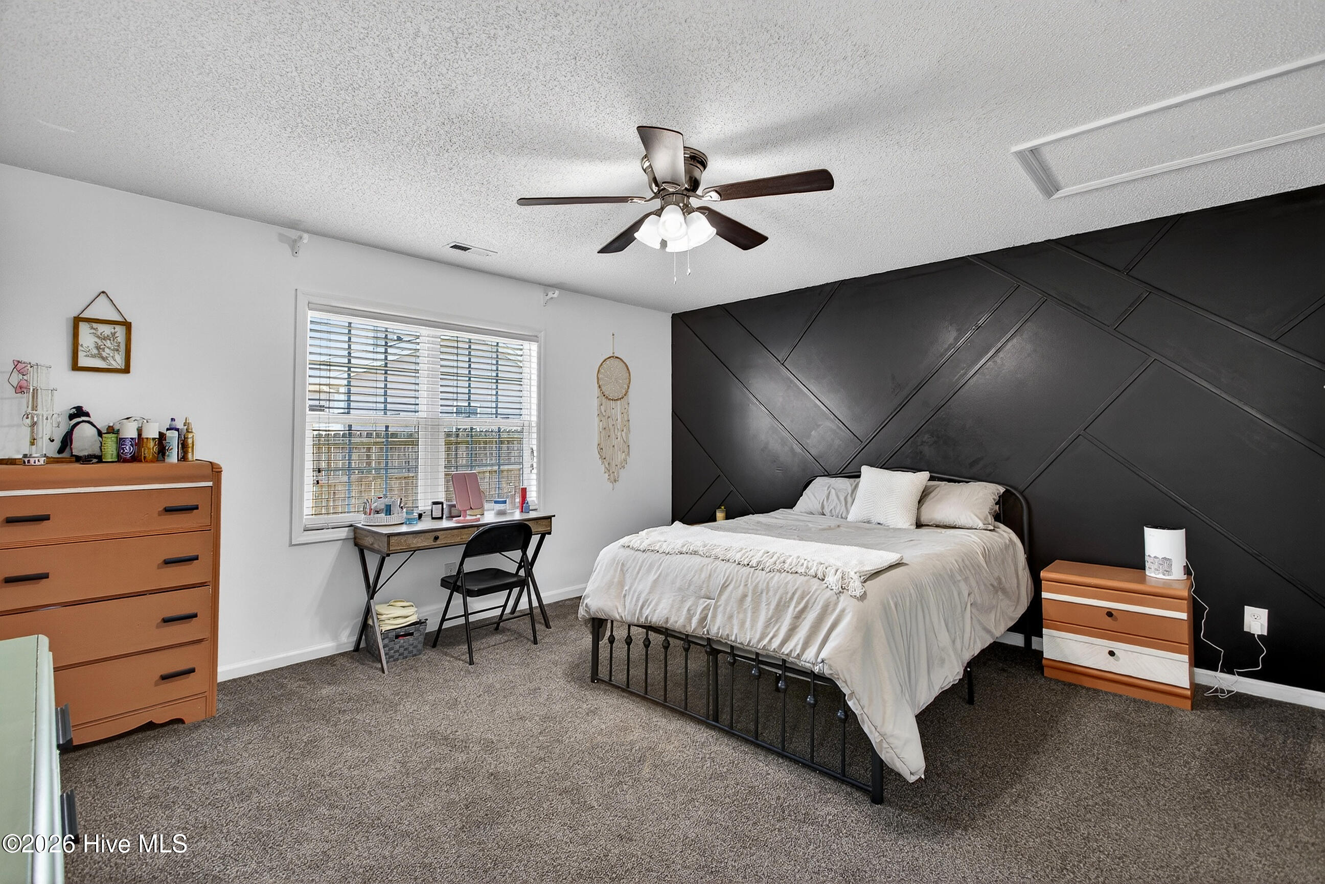 100566610 | Photo 19