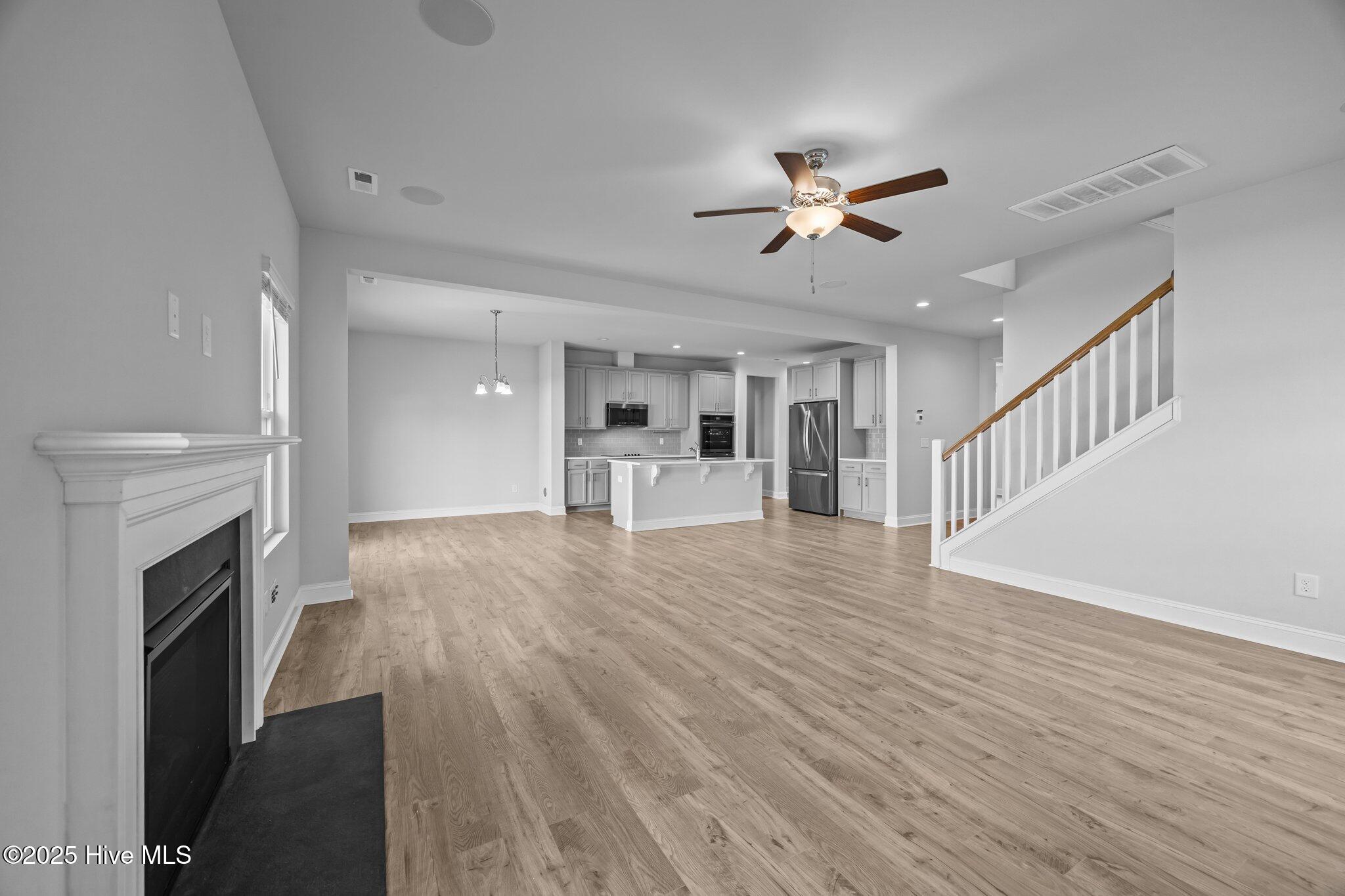 100503242 | Photo 14