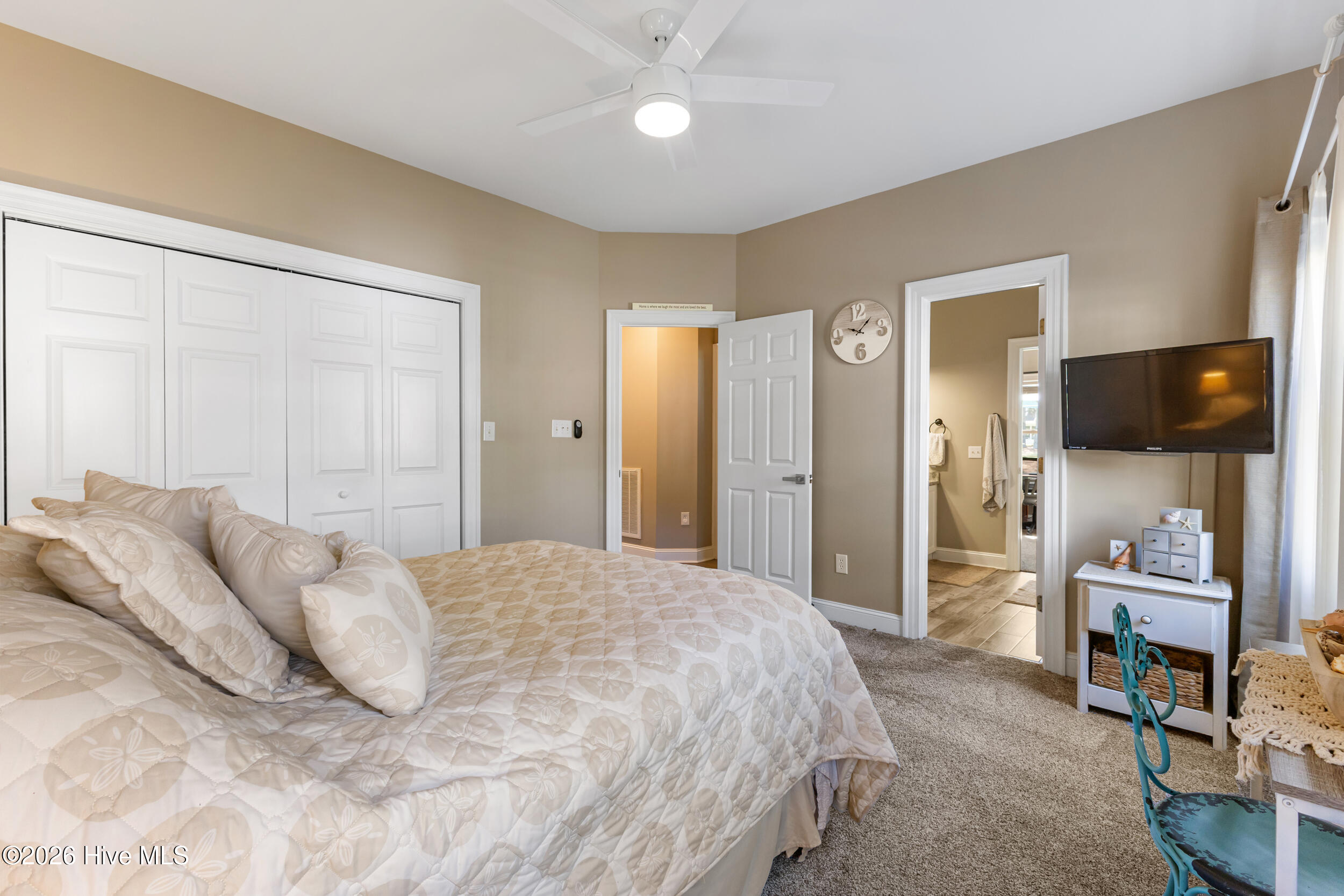 100569489 | Photo 30