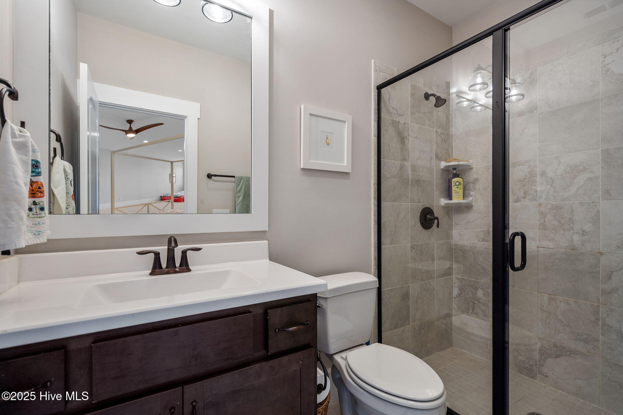 100536162 | Photo 50