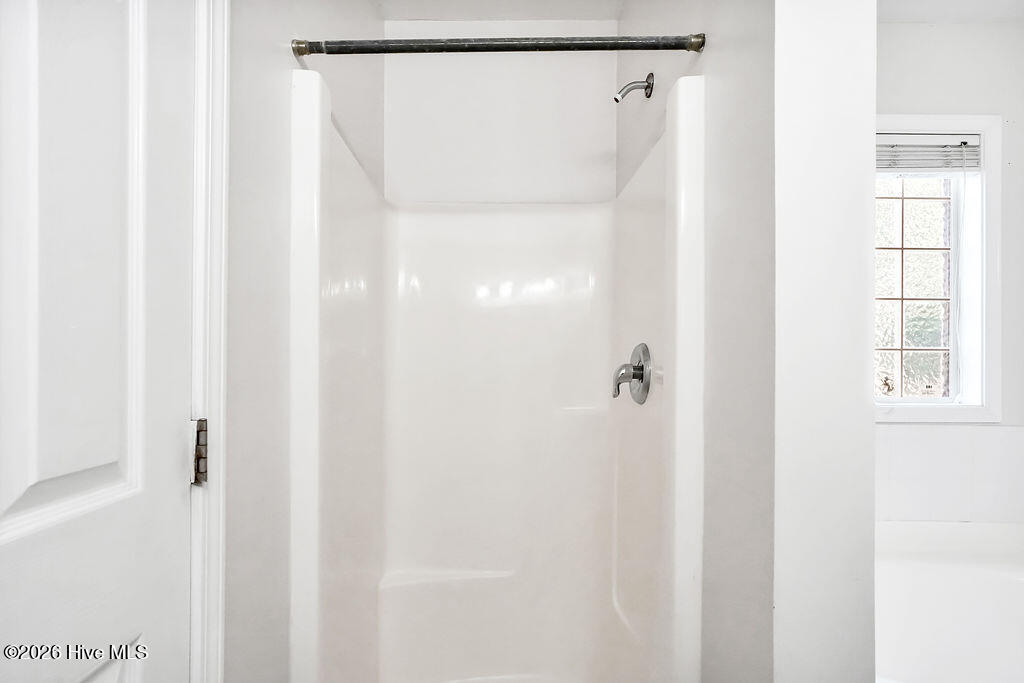 100587920 | Photo 21
