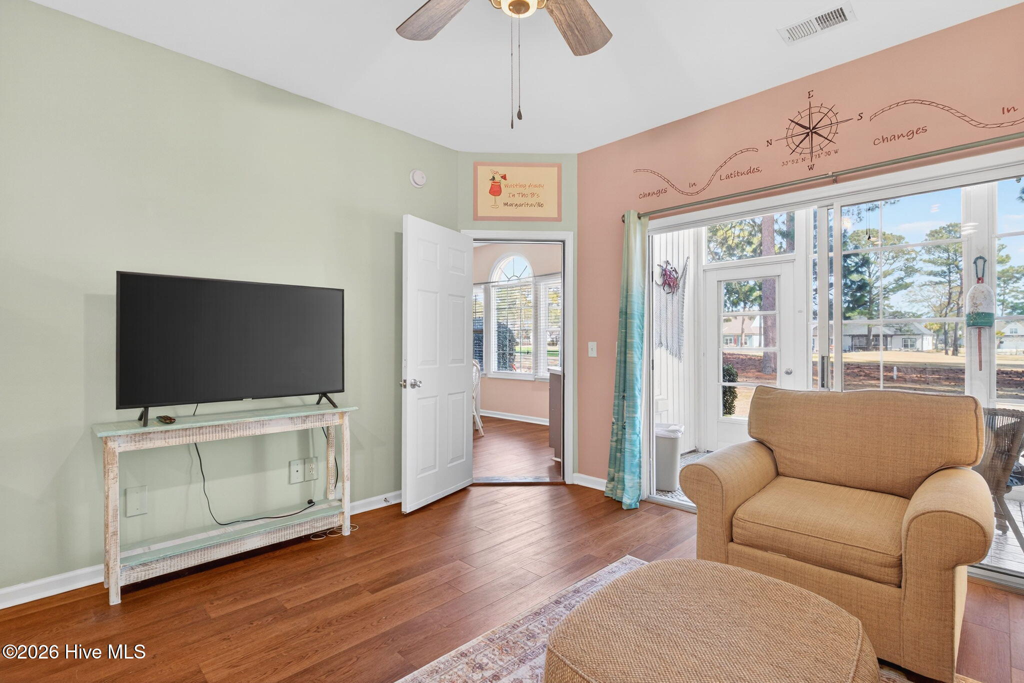 100558580 | Photo 15