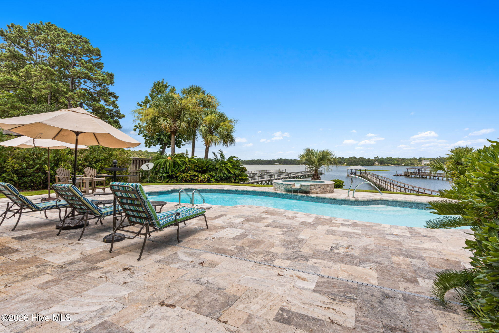 100554709 | Photo 27