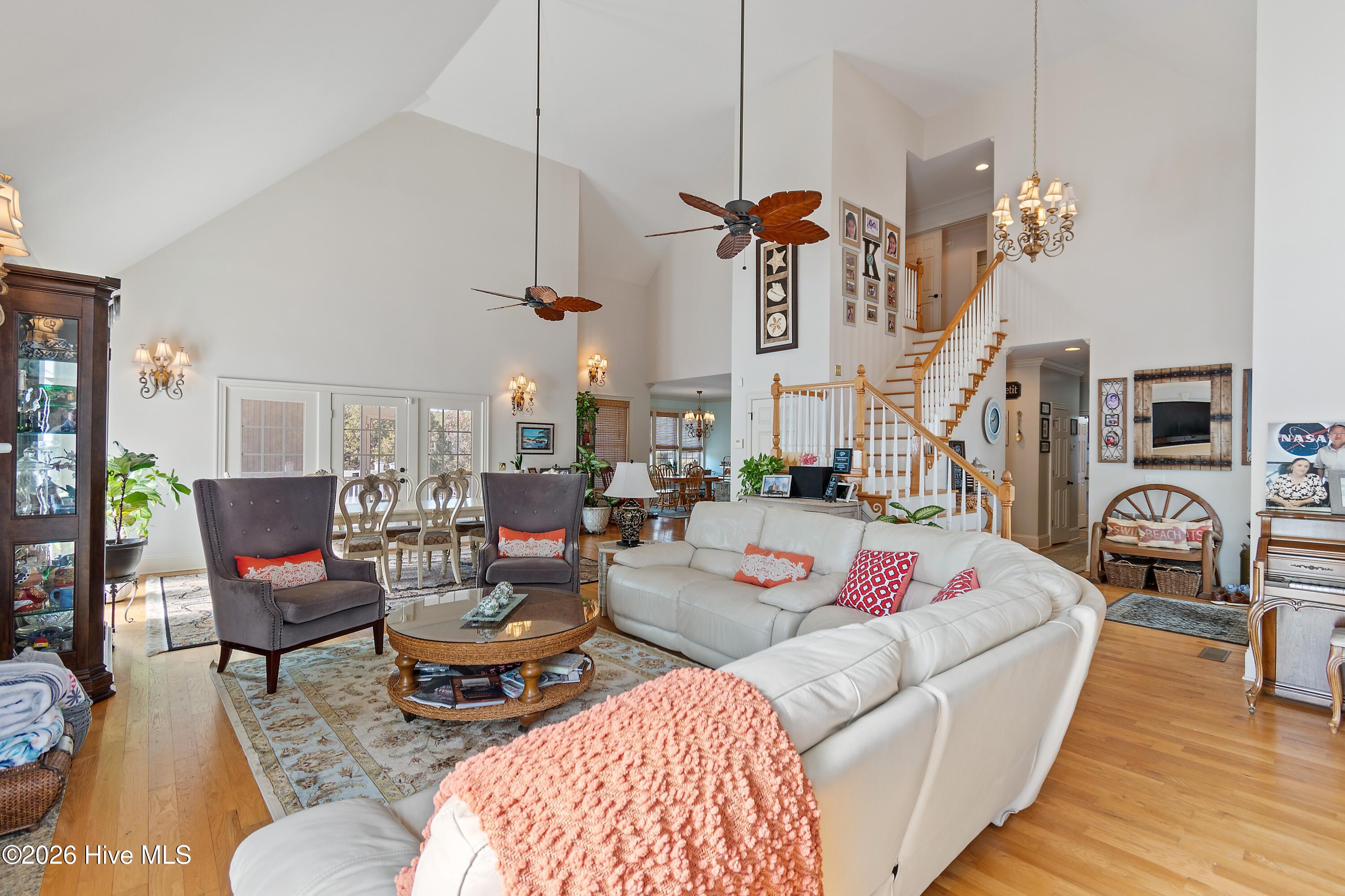 100559303 | Photo 24