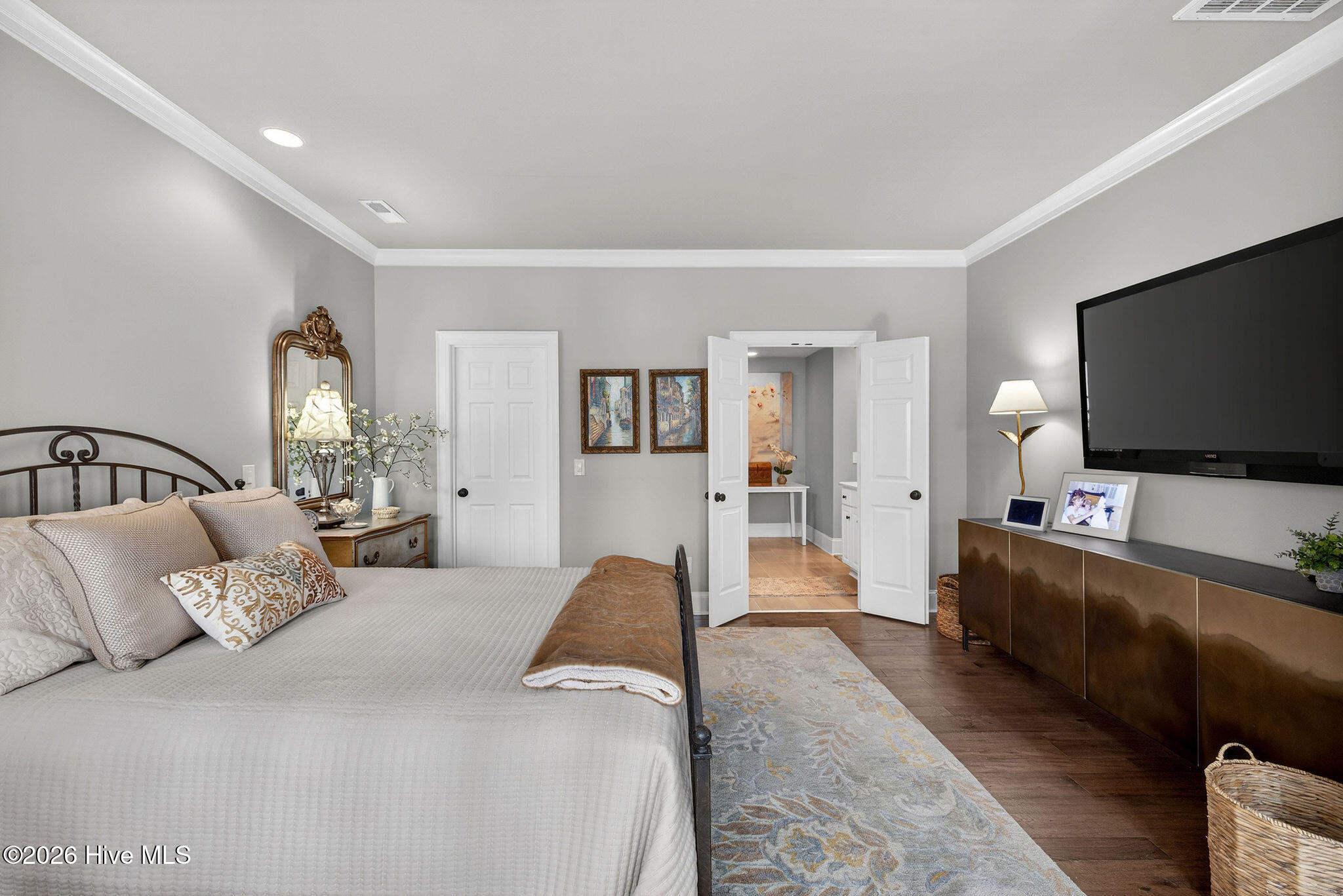 100565960 | Photo 44