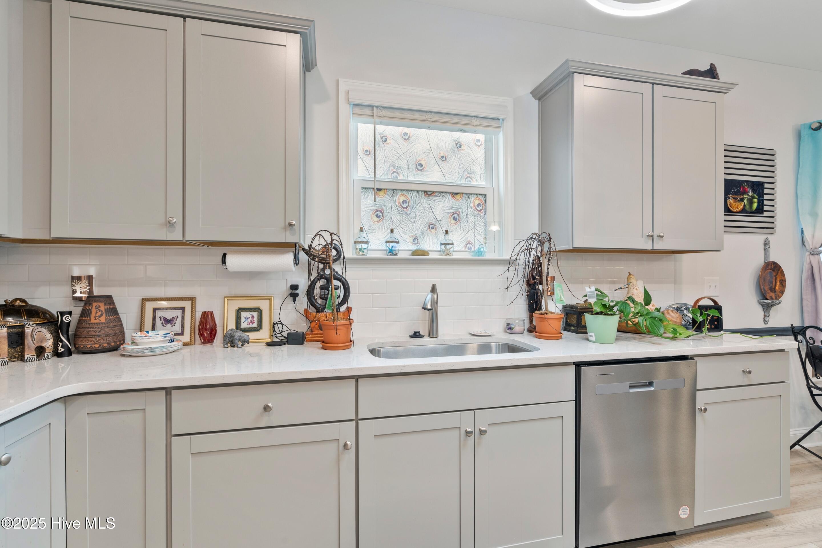 100559660 | Photo 17