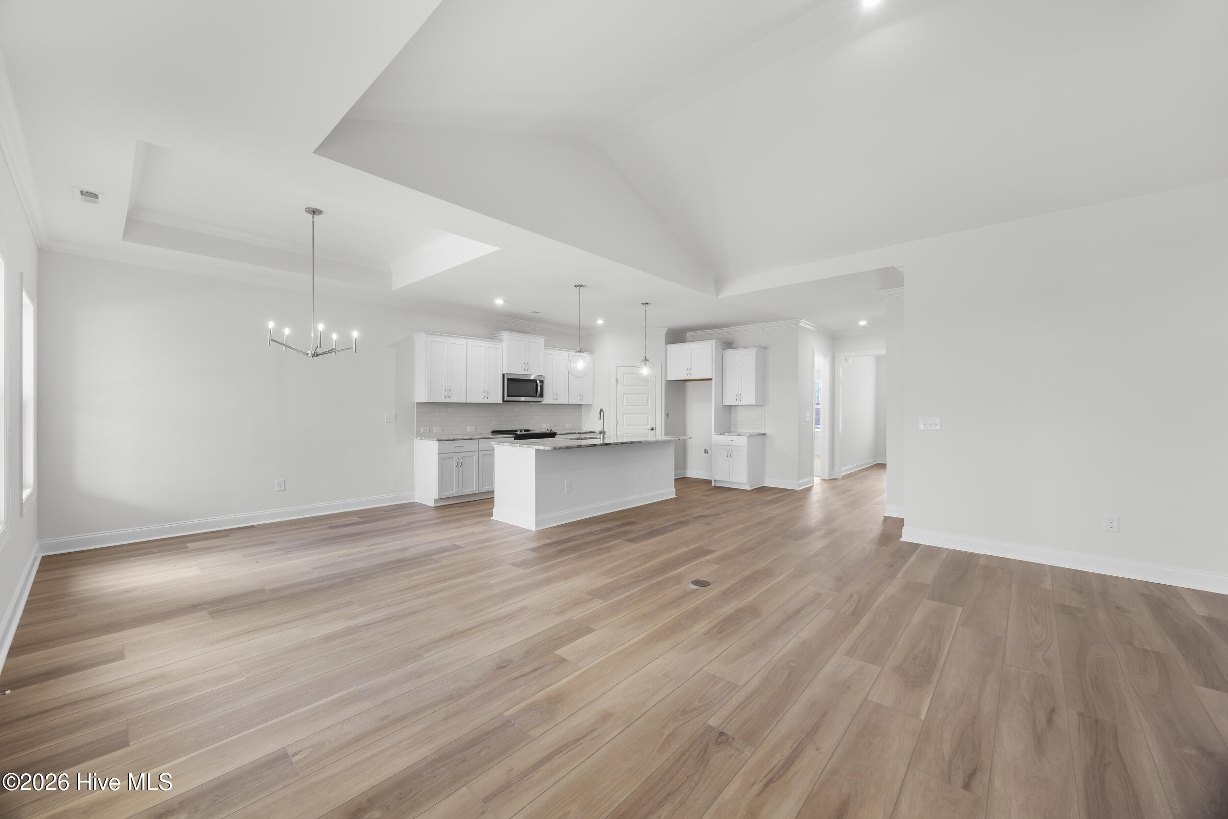 100561825 | Photo 17