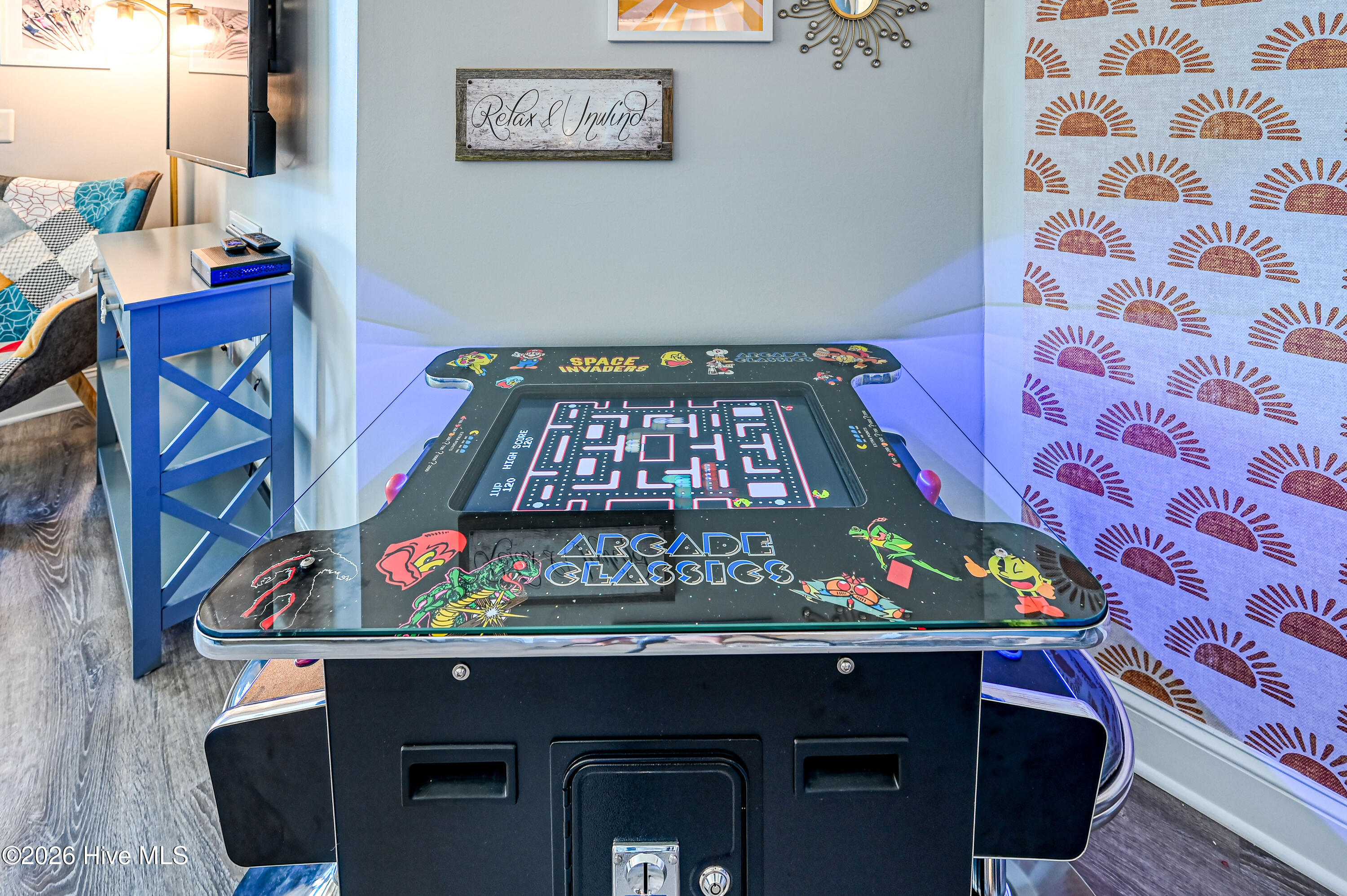 100568256 | Photo 28