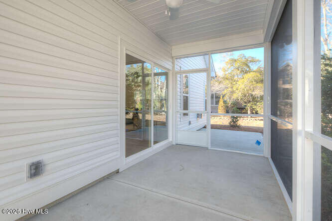 100549572 | Photo 34