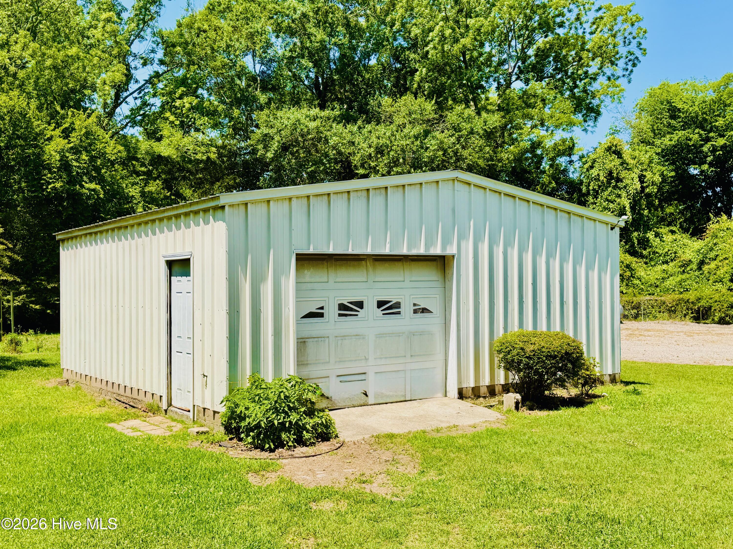Exterior photo of 302 N Front Street, Hamilton, NC 27840. MLS: 100588794