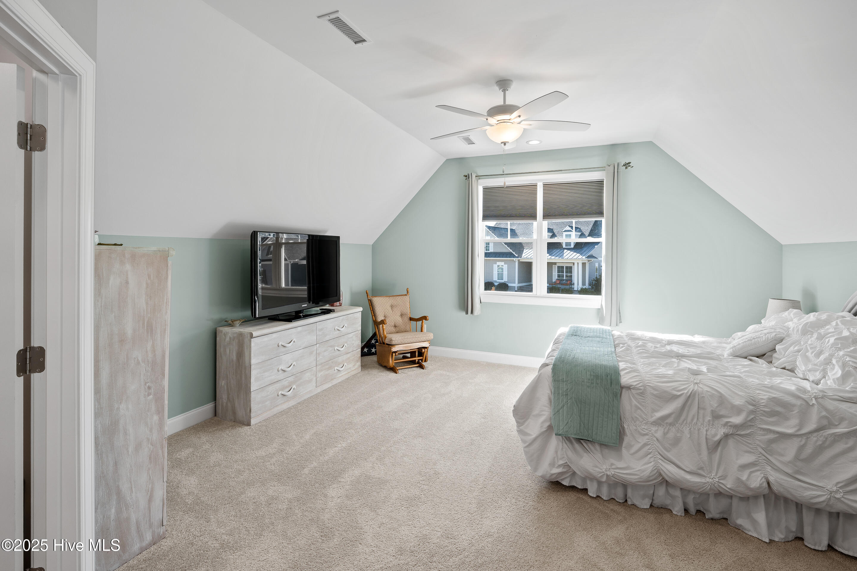 100541746 | Photo 46