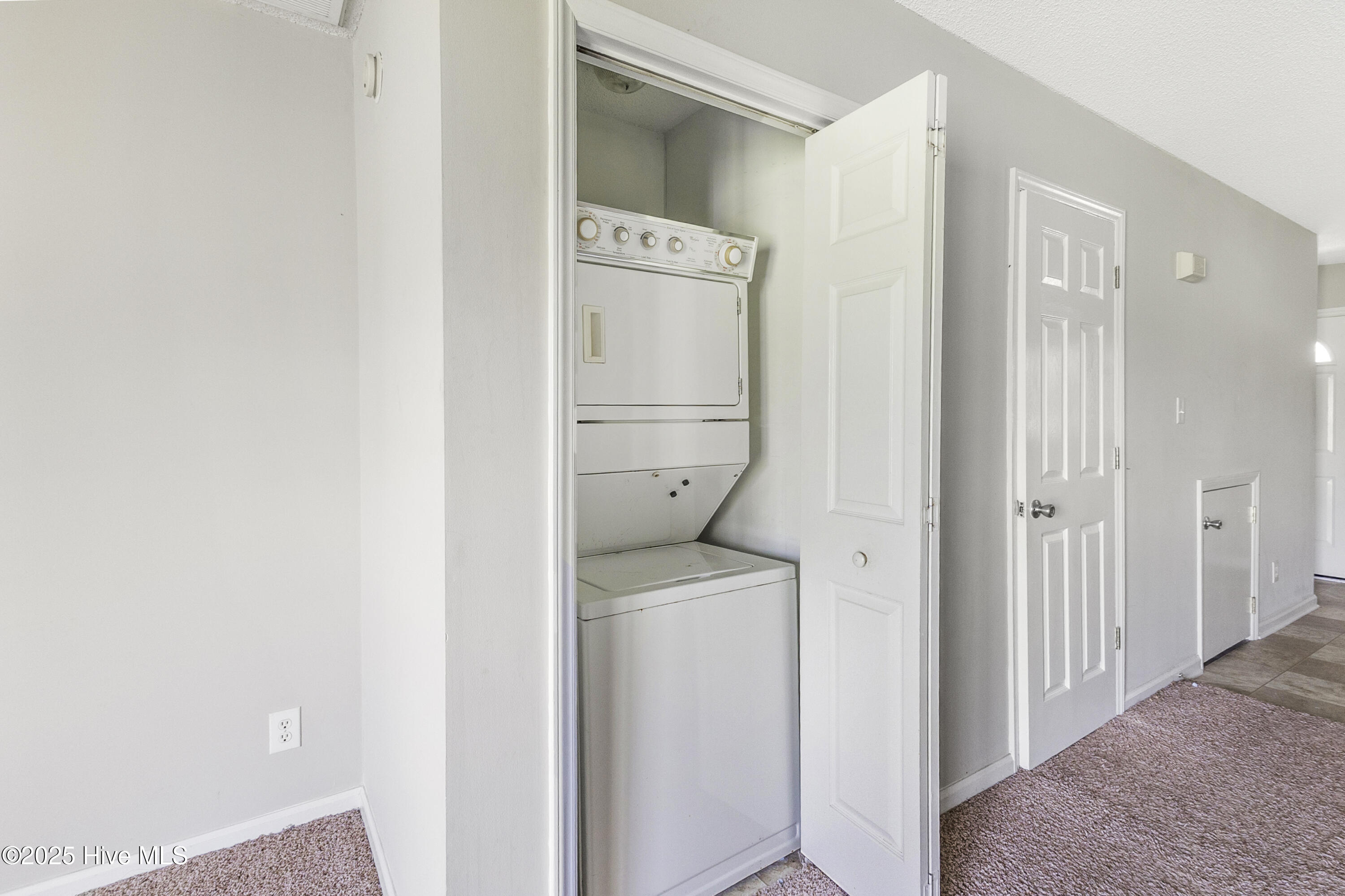 100529764 | Photo 12