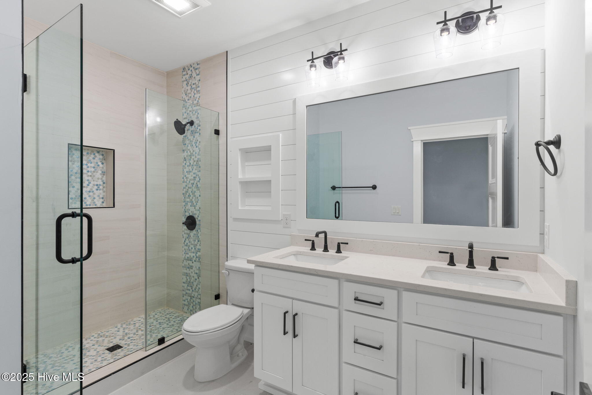 100523673 | Photo 29