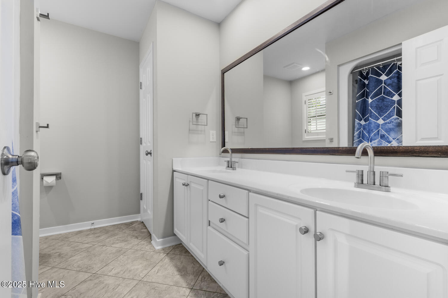 100535668 | Photo 26