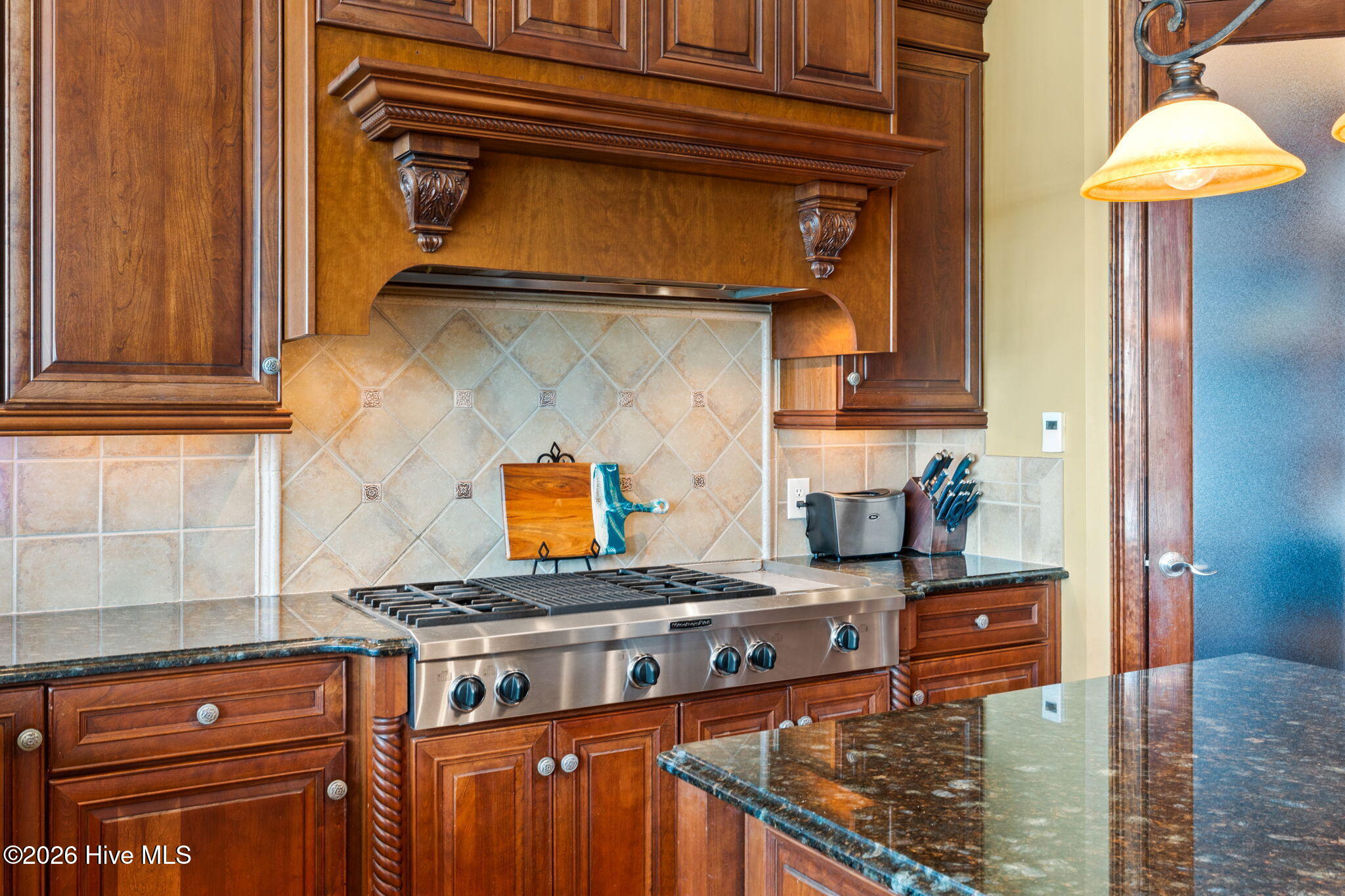 100554709 | Photo 14