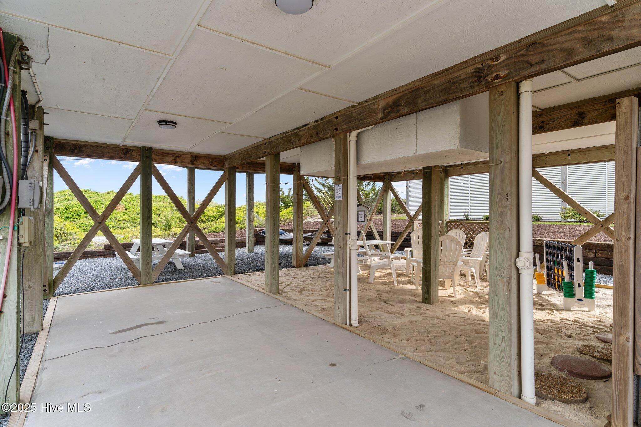 100529383 | Photo 40